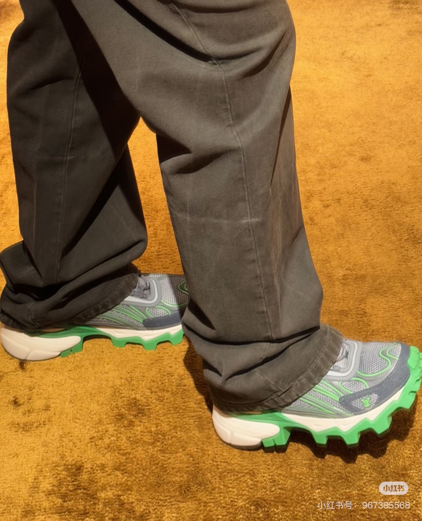 NO:694716,Model's feet, casual shoes/sneakers, sneakers19860909模特上脚图,休闲鞋/运动鞋,sneakers,Women's Shoes