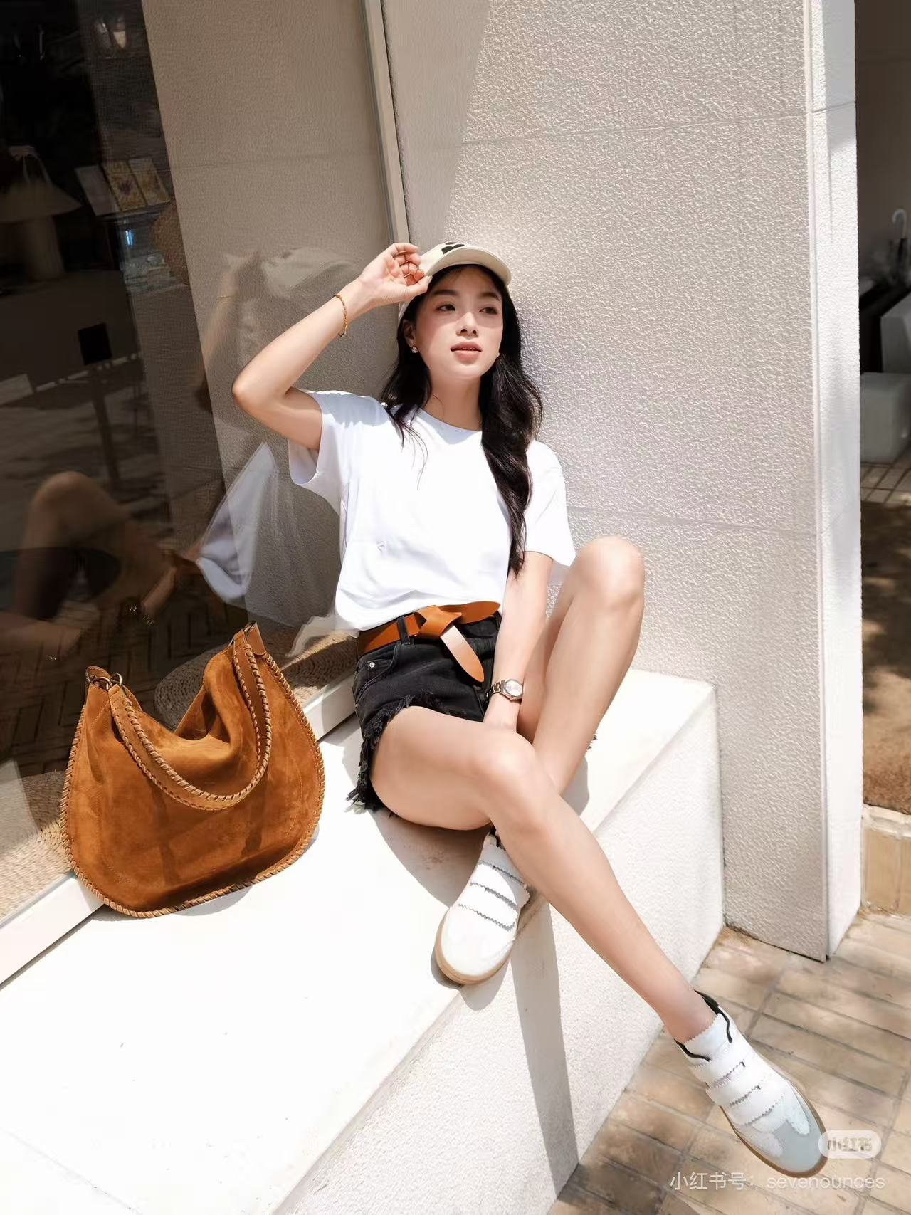 NO:723345,Model's feet, casual shoes/sneakers, sneakers19860909模特上脚图,休闲鞋/运动鞋,sneakers,Women's Shoes