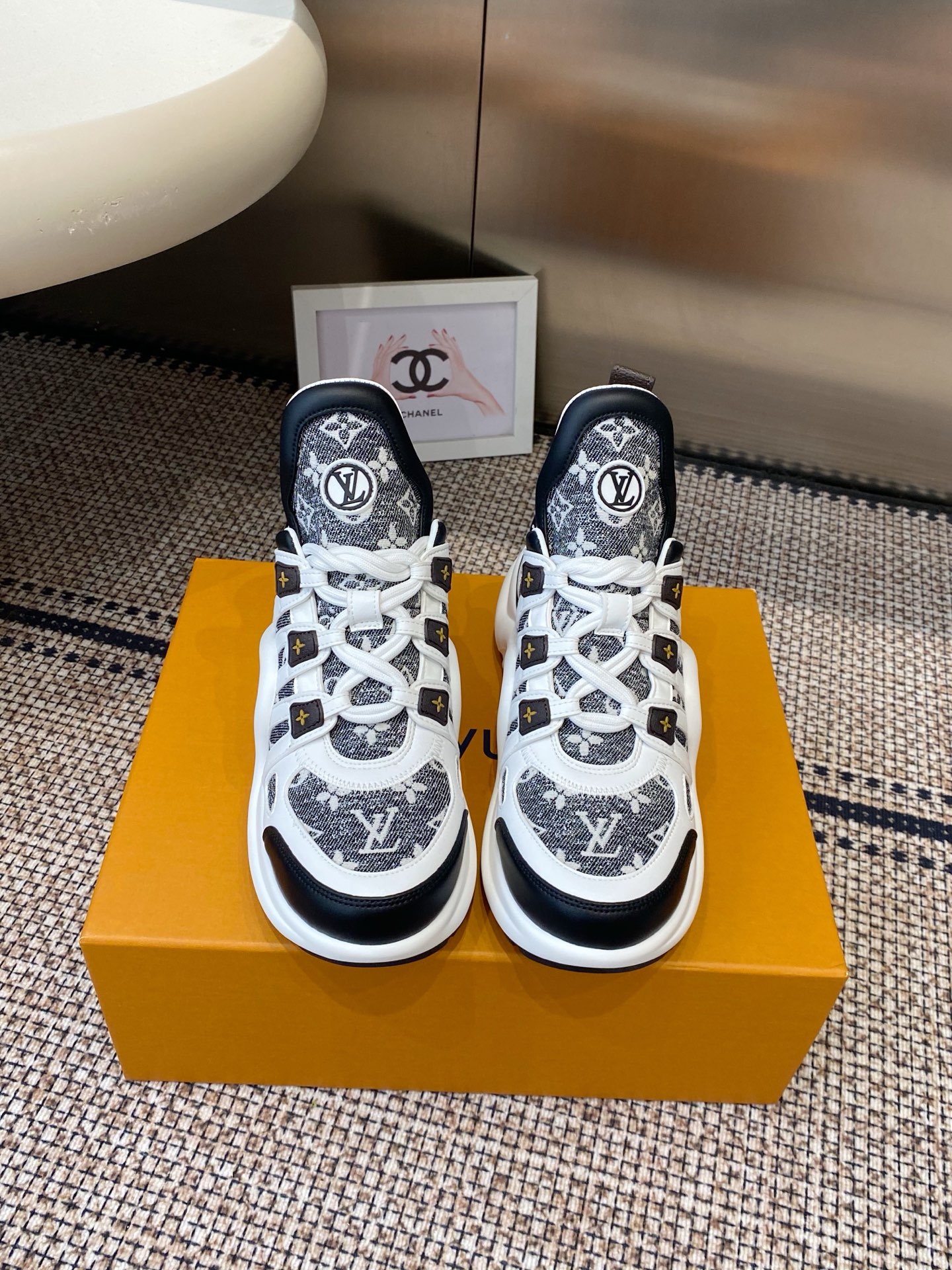 NO:788623,Louis Vuitton Louis Vuit arch sole casual thick-soled lace-up dad shoes, top version. This IV adopts an eye-catching wavy sole and large tongue. It is equipped with a sporty super-elastic style rubber outsole, which is full of attention. It is combined with a soft elastic upper made of a variety of high-tech fabrics, making the upper foot comfortable and soft!  Size 35-40 (40 customized), dad shoes, louis vuitton, louis vuitton19860909Louis Vuitton 路易威拱桥底休闲厚底系带老爹鞋 顶级版本 此款IV采用抢眼的波浪形鞋底和大型鞋舌,搭载运动气息十足的超弹性风格橡胶外底,注目度十足,再配合上由多种高科技布料打造柔软弹力鞋面,上脚舒适柔软！ 码数35-40（40订做）,老爹鞋,louis vuitton,louis vuitton,Women's Shoes