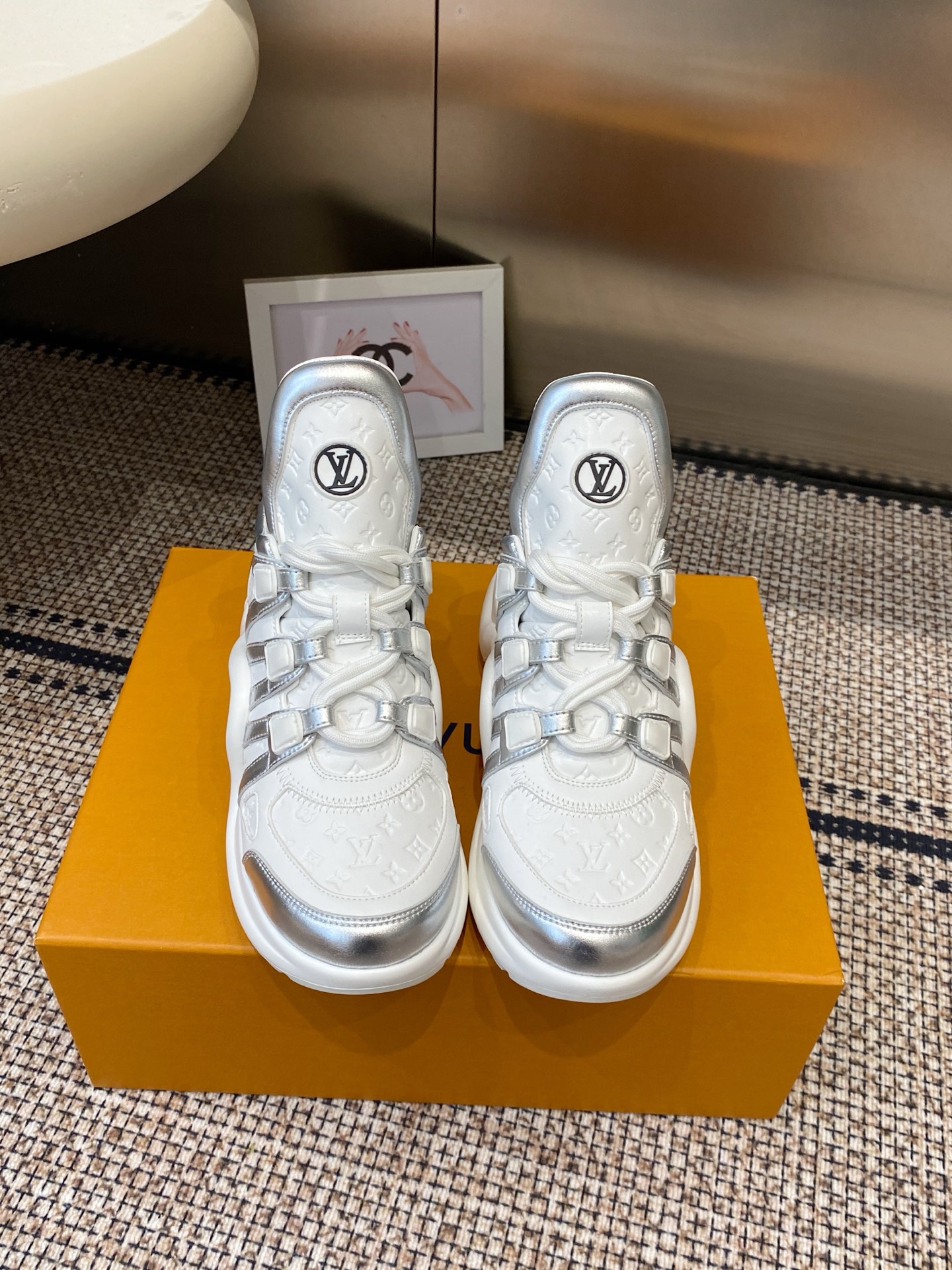 NO:788630,Louis Vuitton Louis Vuit arch sole casual thick-soled lace-up dad shoes, top version. This IV adopts an eye-catching wavy sole and large tongue. It is equipped with a sporty super-elastic style rubber outsole, which is full of attention. It is combined with a soft elastic upper made of a variety of high-tech fabrics, making the upper foot comfortable and soft!  Size 35-40 (40 customized), dad shoes, louis vuitton, louis vuitton19860909Louis Vuitton 路易威拱桥底休闲厚底系带老爹鞋 顶级版本 此款IV采用抢眼的波浪形鞋底和大型鞋舌,搭载运动气息十足的超弹性风格橡胶外底,注目度十足,再配合上由多种高科技布料打造柔软弹力鞋面,上脚舒适柔软！ 码数35-40（40订做）,老爹鞋,louis vuitton,louis vuitton,Women's Shoes