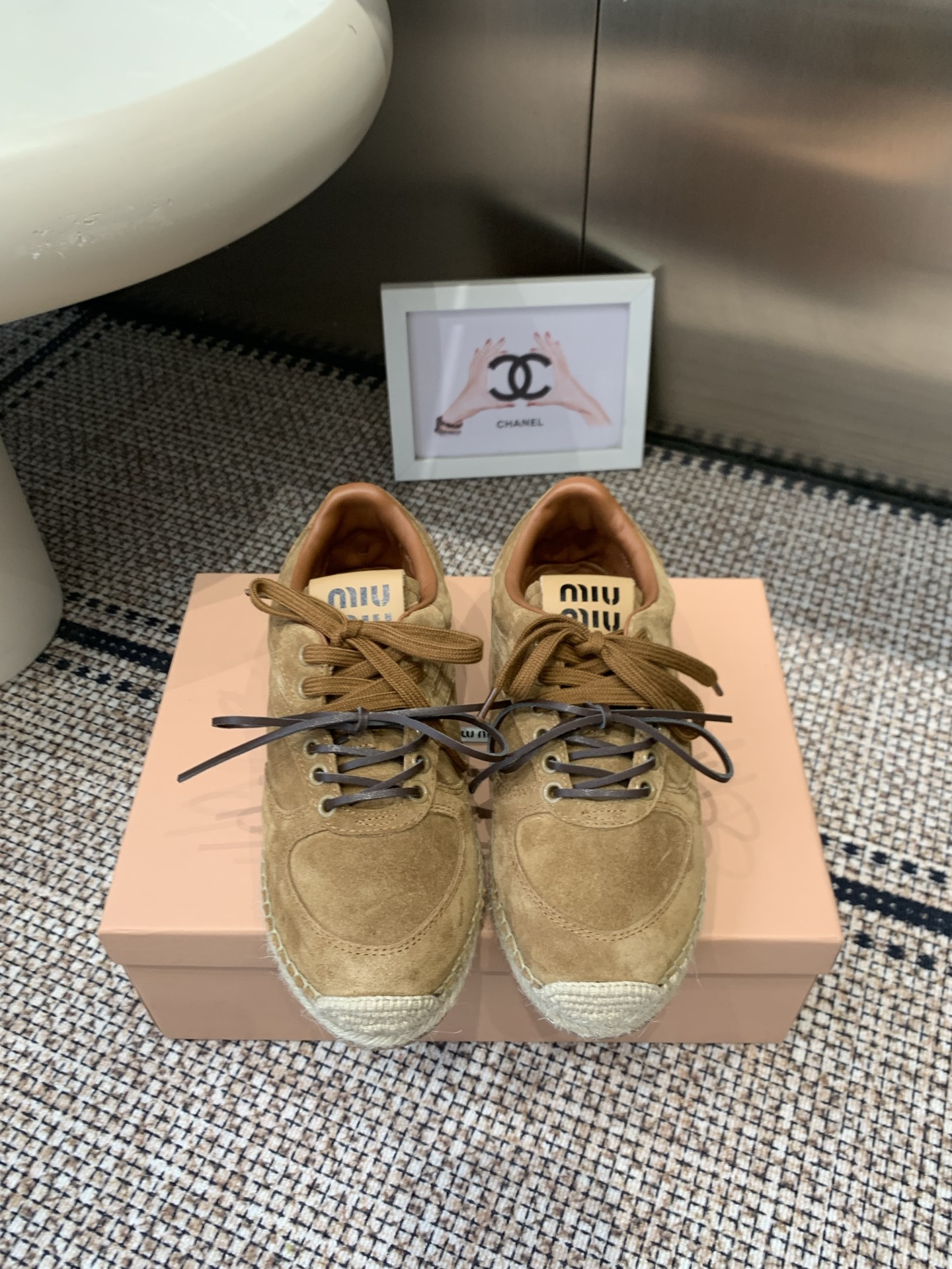 NO:783452,Miu Miu's latest woven hemp rope fisherman's shoes, the latest catwalk series, classic upgrades, both comfort and fashion, every color combination is good-looking, the design matches different style needs, the upper is high mercerized cow velvet, raffia is hand-woven, the lining is high mercerized cow velvet, the outsole is rubber sole, size 35-40 (40 customized), casual shoes/sports shoes, miumiu, sneakers, espadrilles19860909Miu Miu 缪缪 最新款 编织麻绳渔夫鞋 最新走秀系列 经典升级 舒适度与时髦度并存 每个颜色搭配都好看设计搭配不同风格需求 鞋面高丝光胎牛绒 拉菲草手工编织 内里高丝光胎牛绒 大底橡胶底 码数35-40（40定做）,休闲鞋/运动鞋,miumiu,sneakers,espadrilles,Women's Shoes