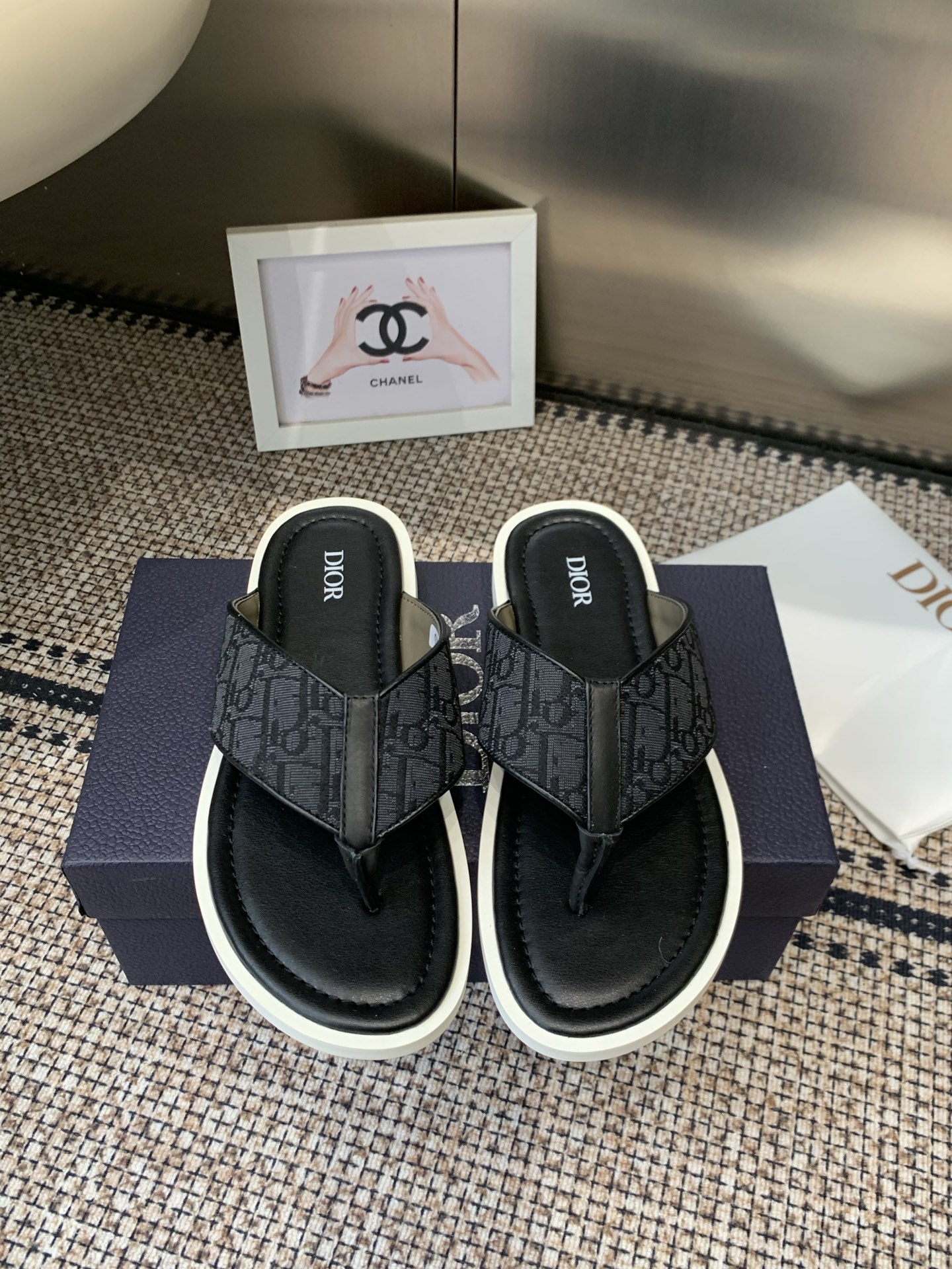 NO:783456,Purchasing level 26ss Dior spring and summer new style, flip-flop design, DIOR ALIAS slippers, original beach sandals developed one to one, truly consistent with the original, code number 39-45 (45 customized, non-returnable), split-toe shoes, dior, sandals, slippers19860909代购级别 26ss Dior 春夏季新款 夹脚懒人设计 DIOR ALIAS拖鞋 沙滩凉鞋原版一比一开发 真正做到跟原版一致 码数39-45（45定制不退换),分趾鞋,dior,sandals,slippers,Women's Shoes