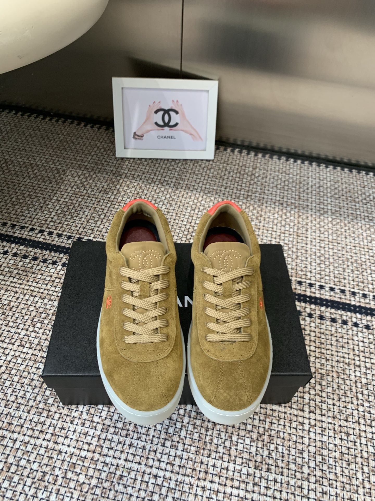 NO:783328,Chanel's new sports shoes, high version, incomparably beautiful and easy to wear, very light, breathable upper, high-end, durable and versatile, imported high-gloss silk upper, silk lining, original TPU combination outsole Size: 35-41 (customized at 40.41), casual shoes/sports shoes, chanel, sneakers19860909Chanel新款运动鞋 高版本 无敌漂亮又好穿非常轻便 鞋面透气 高级耐看百搭 进口高光丝鞋面 丝绸内里 原版TPU组合大底 Size: 35-41（40.41订做）,休闲鞋/运动鞋,chanel,sneakers,Women's Shoes