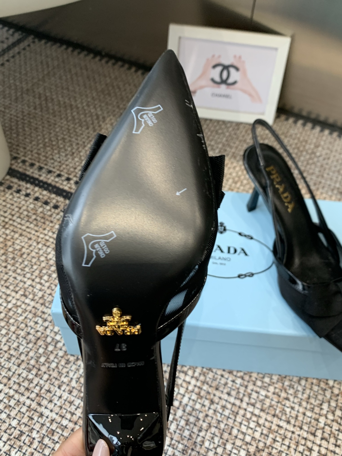 Prada Style Black Leather Women's Shoes style reference detail image 5 from source 784746
