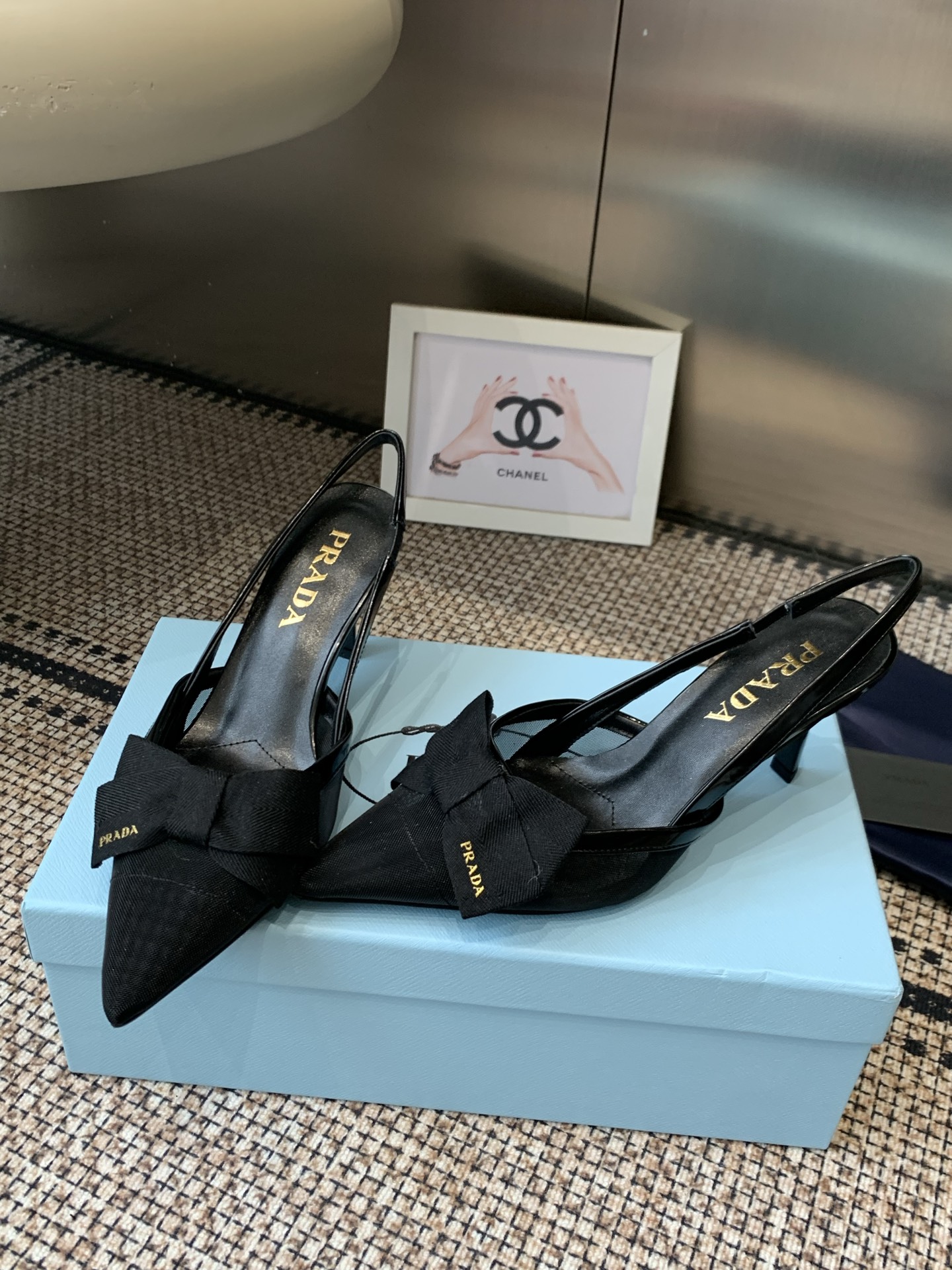 Prada Style Black Leather Women's Shoes style reference detail image 8 from source 784746