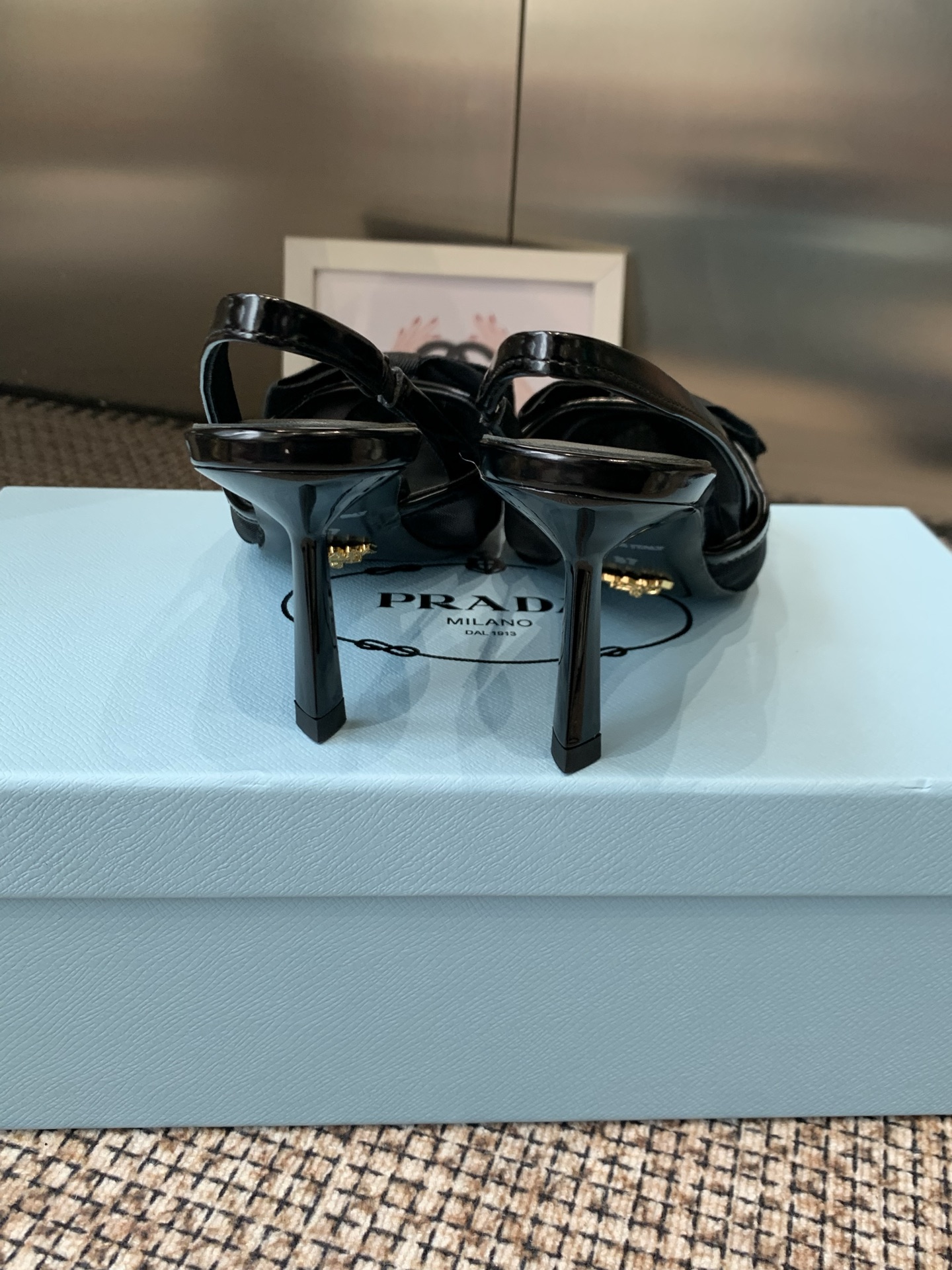 Prada Style Black Leather Women's Shoes style reference detail image 9 from source 784746
