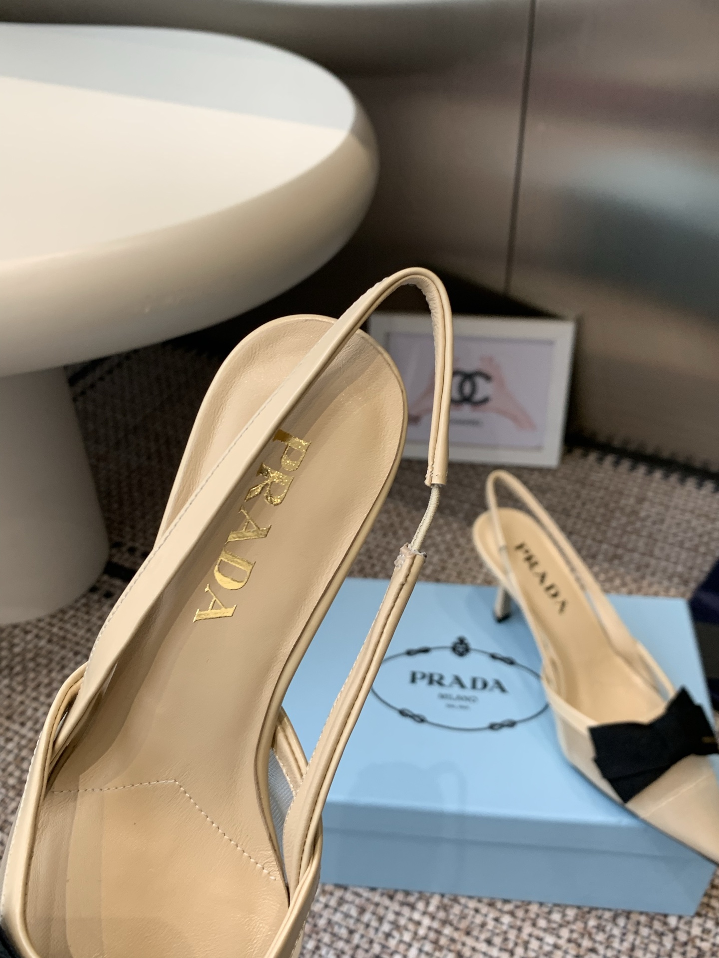 Prada Style Black Leather Women's Shoes style reference detail image 5 from source 784747