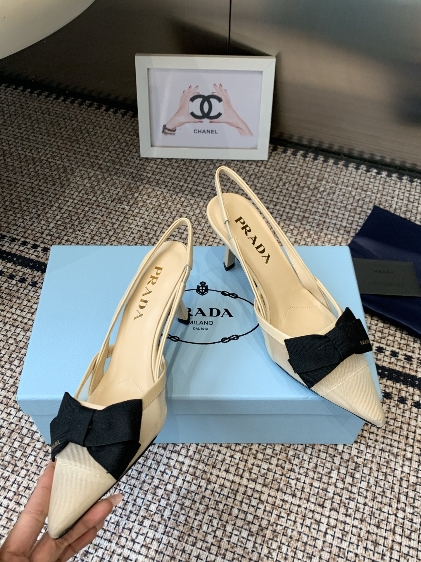 Prada Style Black Leather Women's Shoes style reference detail image 4 from source 784747