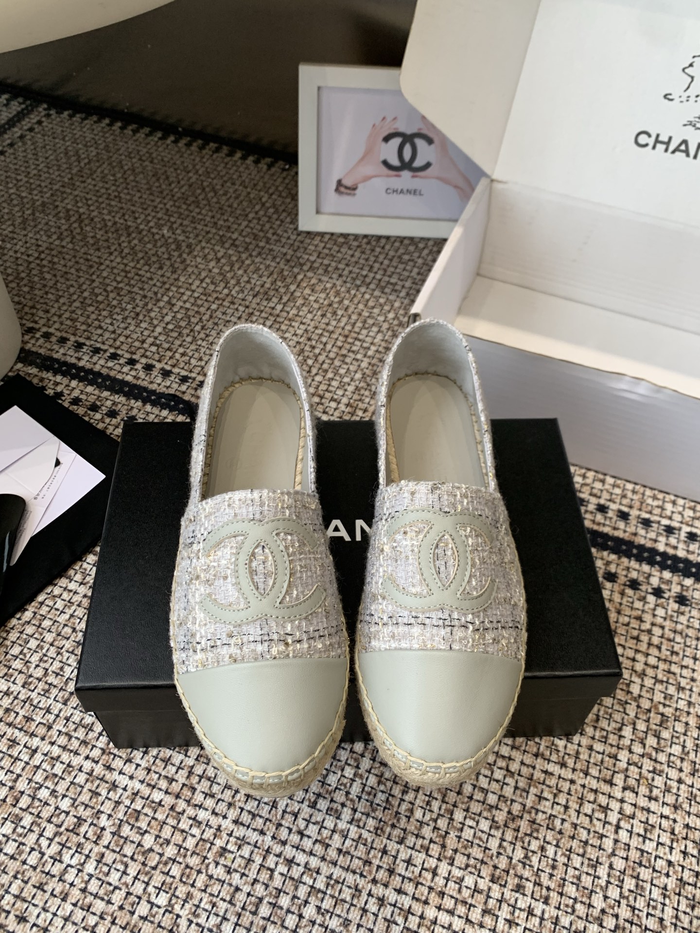 NO:815958,Look out for my purchasing agent. The outer packaging has the most complete colors and the highest version on the entire network. The latest packaging outer box code of Chanel fisherman shoes counter is 35-40. (customized at 41.42), fisherman shoes, chanel, espadrilles19860909认准我家代购外包装全网颜色最齐 版本最高 香奈儿渔夫鞋专柜最新包装外盒码35-40.（41.42订做）,渔夫鞋,chanel,espadrilles,Women's Shoes