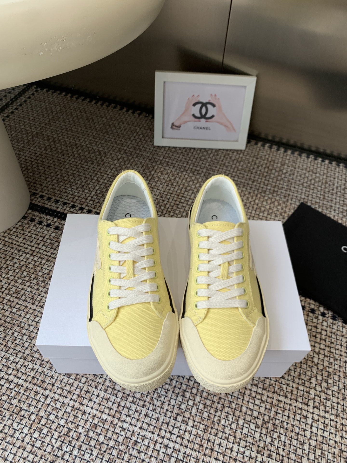 NO:815979,Purchasing agent thick-soled CELINE 2026 logo lace-up casual shoes, simple and comfortable, clean and neat, taller and slimmer, new canvas shoes!  Whether worn alone or paired with wide-leg pants, high street and retro together to make CELINE girls Size#35-41 (40 41 customized), slippers, celine, celine, slippers19860909代购级厚底 CELINE思琳赛琳2026徽标系带休闲鞋 简单舒服,干净利落,增高显腿细,新款帆布鞋！ 无论是单穿还是搭配阔腿裤,高街又复古一起来做CELINE女孩 Size#35-41（40 41定制）,拖鞋,celine,celine,slippers,Women's Shoes