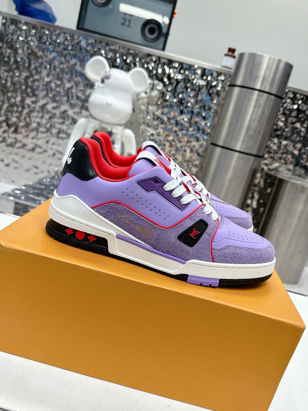 NO:235380,LV top version new style Purchase quality LV~ Louis Vuitton Lv TRAINER's best-looking sneakers, donkey brand promotes new products, and the official website's limited-edition retro basketball sneakers!  High and low gangs all spent a lot of money to buy the original version with accurate reproduction of 1:1, the details are invincible, sincere, imported customized original cowhide, the original version is consistent with the package method, the details are 100% restored, the private model customized original integrated TPU bottom, which is different from other companies, and without the original version, you cannot achieve this effect!   Men and women 35-40 39-45 (46 customized non-return and exchange), casual shoes/sports shoes, louis vuitton, louis vuitton, louis vuitton, sneakers, cowhide19860909LV顶级版本 新款 代购品质LV～路易威登Lv TRAINER最好看的运动鞋,驴牌力推新品,官网限定款复古篮球运动鞋！高帮低帮均花血本购入原版1:1精准复刻、细节很无敌、诚意满满、进口定制原版牛皮,原版一致套包做法,细节百分百还原、私模定制原版一体成型TPU大底、区别于别家、没有原版是开不出这效果的！  男女款35-40 39-45（46定做不退换）,休闲鞋/运动鞋,louis vuitton,louis vuitton,louis vuitton,sneakers,cowhide,Women's Shoes