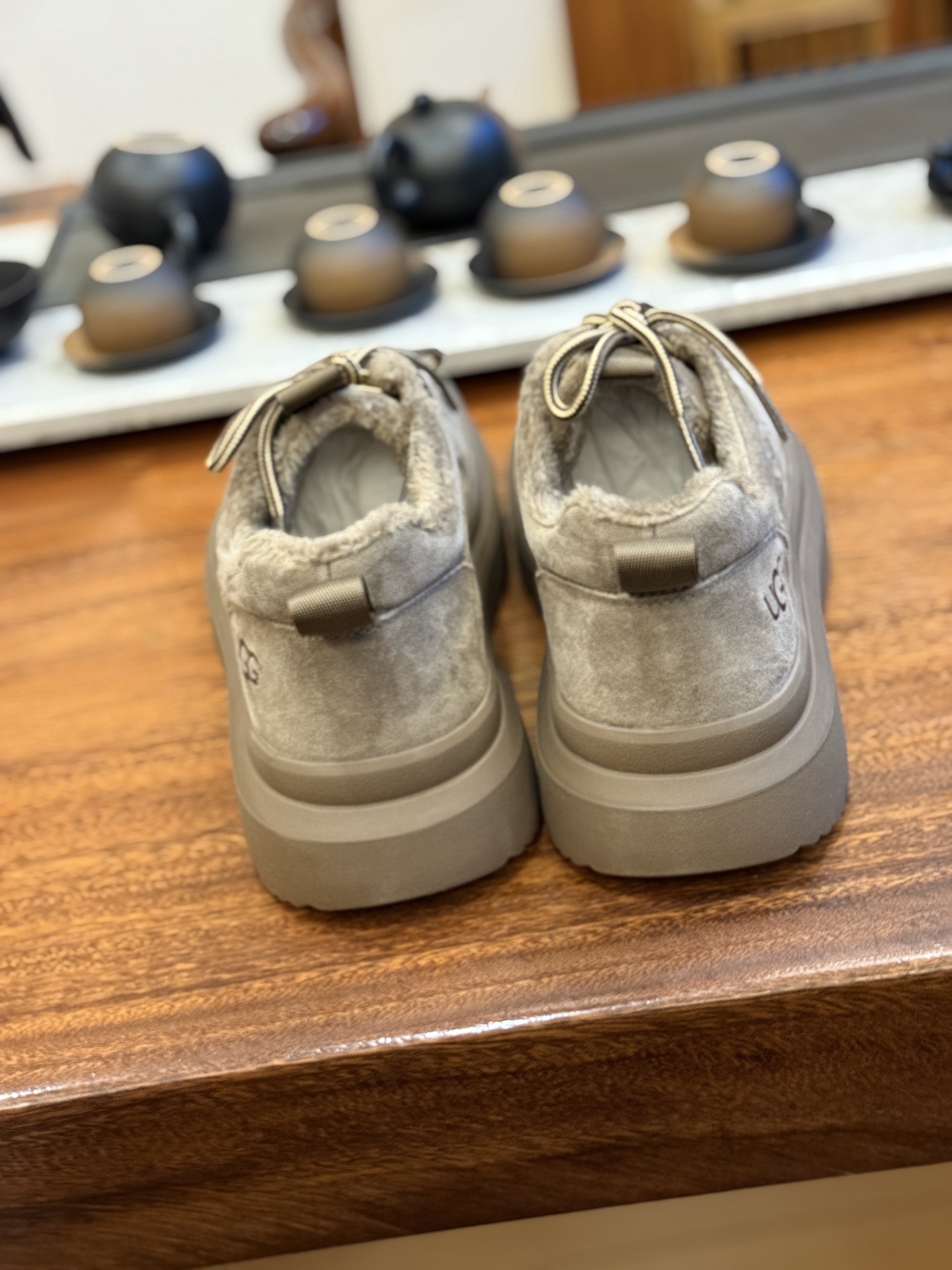 新货🚀#UGG秋冬新品(毛绒一体内里🔥保暖锁热)秋冬必备 户外男士休闲鞋雪地靴系列 广东大厂品质 秋冬新款 时尚潮流搭配 面料釆用意大利进口磨砂牛皮 全鞋真牛皮材料 大底到五金都是代工厂原材料制作 好货不杀猪 首单质量严格把控 全套官网统一包装 今年冬季防寒户外专用产品 日常随意搭配 型男必备‼美国轻奢品牌【UGG】Tasman Weather Hybrid 塔斯曼混合系列轻量休闲鞋尺码:39-44