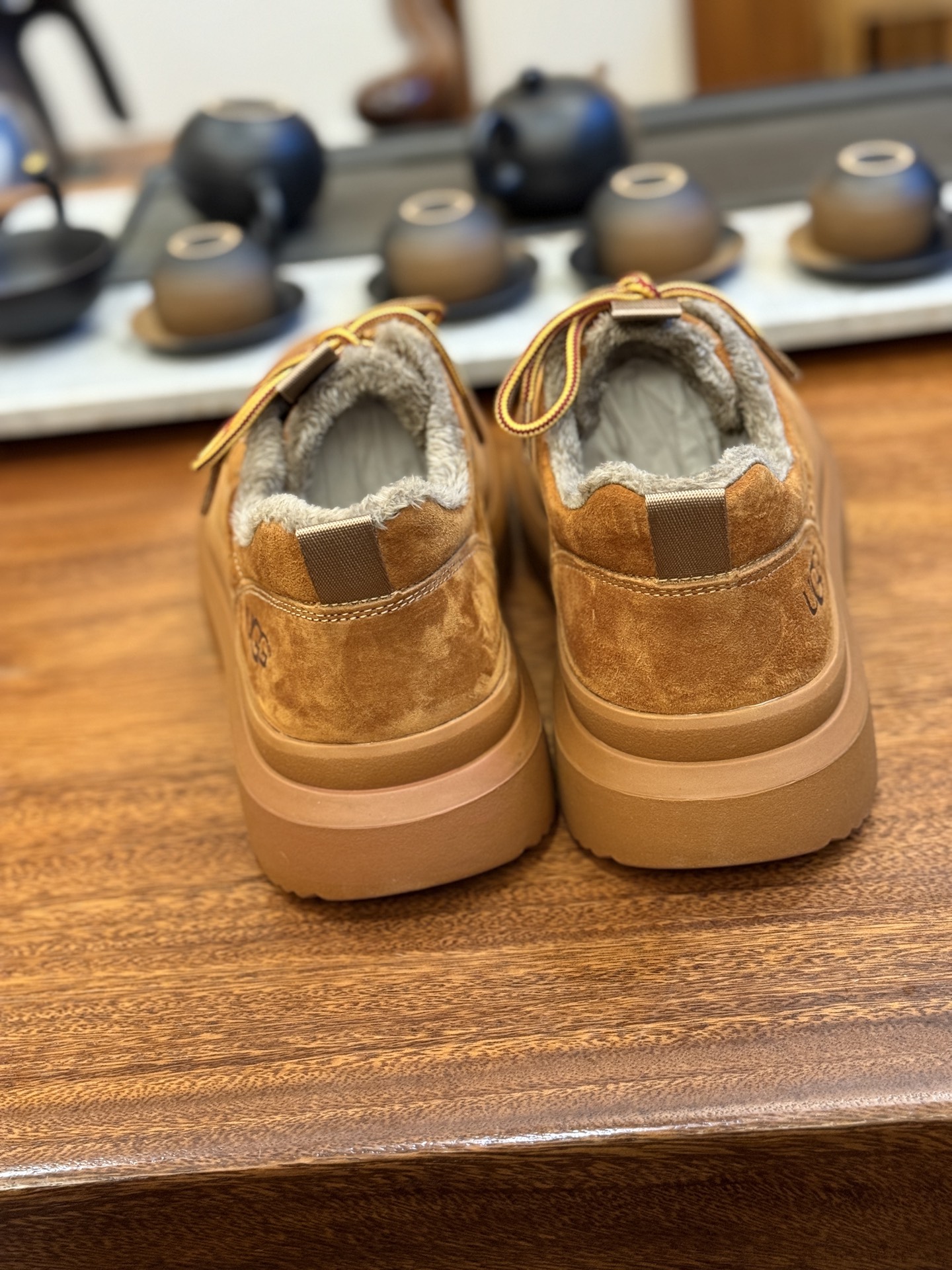 新货🚀#UGG秋冬新品(毛绒一体内里🔥保暖锁热)秋冬必备 户外男士休闲鞋雪地靴系列 广东大厂品质 秋冬新款 时尚潮流搭配 面料釆用意大利进口磨砂牛皮 全鞋真牛皮材料 大底到五金都是代工厂原材料制作 好货不杀猪 首单质量严格把控 全套官网统一包装 今年冬季防寒户外专用产品 日常随意搭配 型男必备‼美国轻奢品牌【UGG】Tasman Weather Hybrid 塔斯曼混合系列轻量休闲鞋尺码:39-44