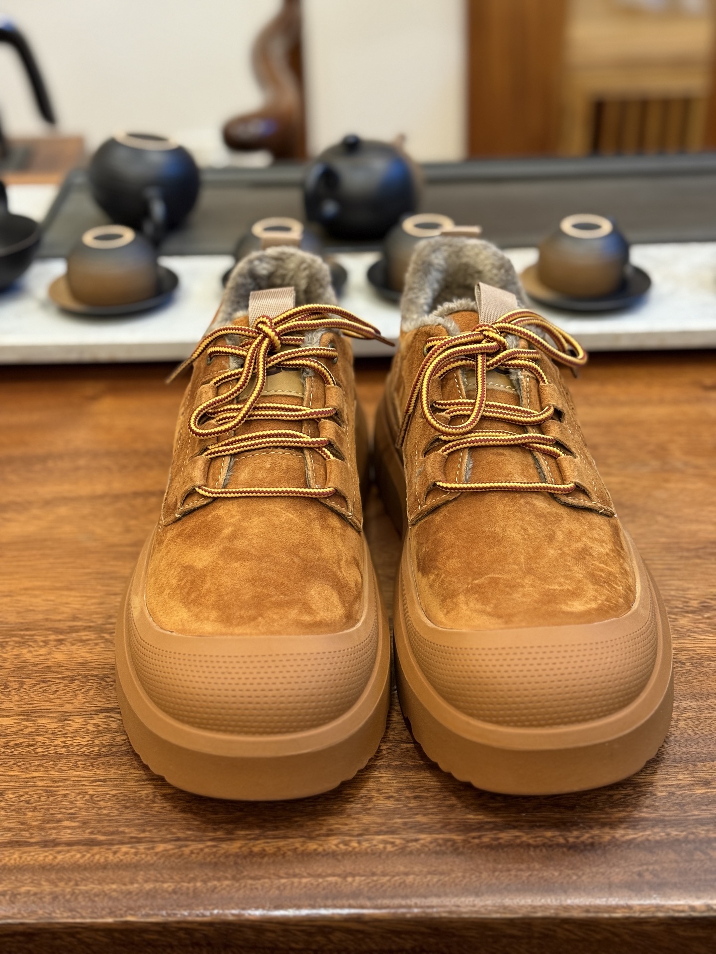 新货🚀#UGG秋冬新品(毛绒一体内里🔥保暖锁热)秋冬必备 户外男士休闲鞋雪地靴系列 广东大厂品质 秋冬新款 时尚潮流搭配 面料釆用意大利进口磨砂牛皮 全鞋真牛皮材料 大底到五金都是代工厂原材料制作 好货不杀猪 首单质量严格把控 全套官网统一包装 今年冬季防寒户外专用产品 日常随意搭配 型男必备‼美国轻奢品牌【UGG】Tasman Weather Hybrid 塔斯曼混合系列轻量休闲鞋尺码:39-44