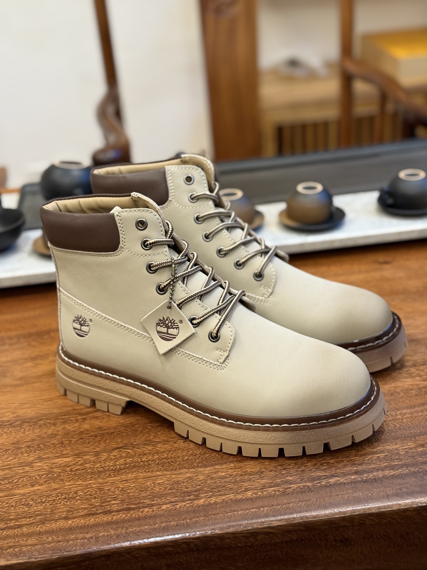 新货🚀Timberland添柏岚/天伯伦秋冬新品(毛绒内里🔥保暖锁热)秋冬必备户外休闲大黄靴系列
#广东大厂品质 原盒原包装 #时尚潮流搭配 面料采用意大利🇮🇹顶级磨砂细纹牛皮 搭配防臭防腐真皮乳胶鞋垫 大底到五金都是代工厂原材料制作 同原版固特异永不开胶工艺 好货不杀猪
首单质量严格把控 全网独家首发 品质毋庸置疑 全套官网统一包装 给您完美的穿着体验 质量考究耐穿 型男必备 专治不帅 高品质脚感一流 今年冬季防寒户外专用 日常随意搭配
尺码:38 39 40 41 42 43 44(皮鞋码)