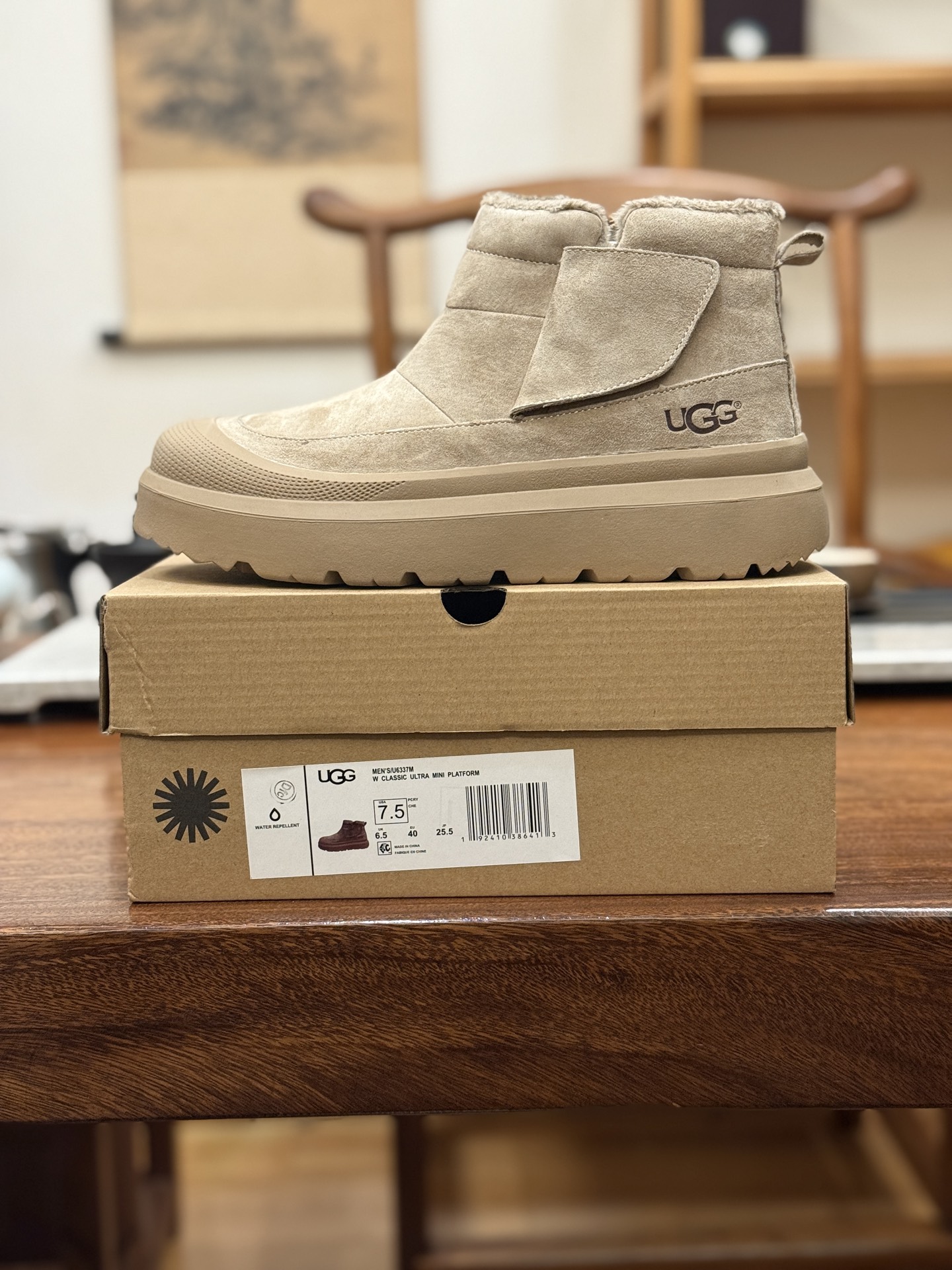 新货🚀#美国UGG秋冬新品(毛绒一体内里🔥保暖锁热)秋冬必备 户外男士高帮休闲马丁靴雪地靴系列 广东大厂品质 秋冬新款 时尚潮流搭配 面料釆用意大利进口磨砂牛皮 全鞋真牛皮材料 大底到五金都是代工厂原材料制作 好货不杀猪 首单质量严格把控 全套官网统一包装 今年冬季防寒户外专用产品 日常随意搭配 型男必备‼美国轻奢品牌【UGG】Tasman Weather Hybrid 塔斯曼混合系列轻量休闲鞋尺码:38-44