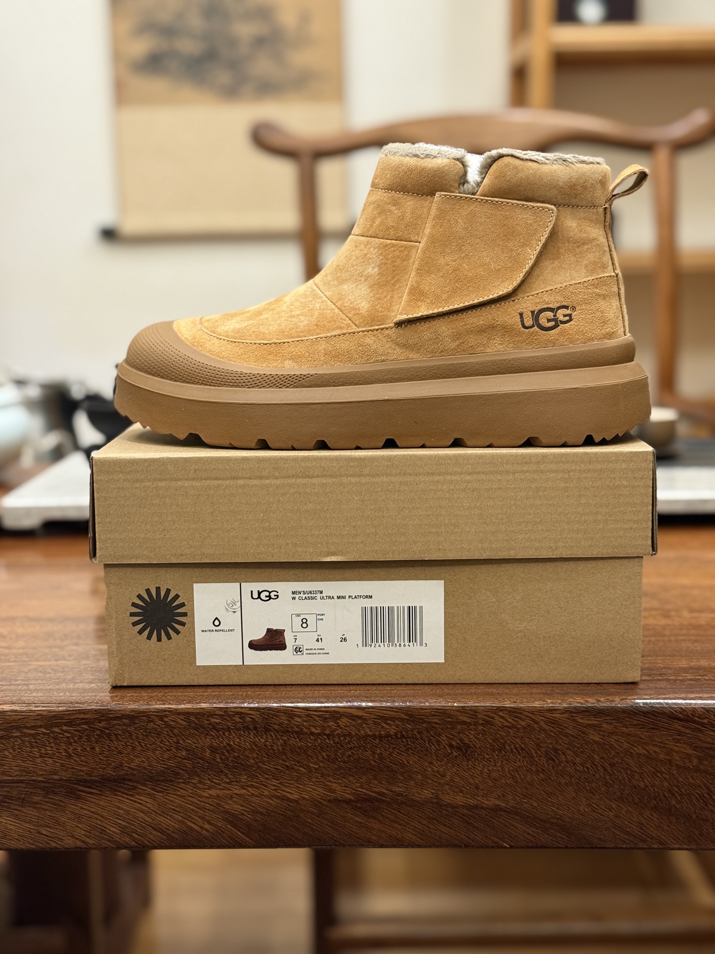 新货🚀#美国UGG秋冬新品(毛绒一体内里🔥保暖锁热)秋冬必备 户外男士高帮休闲马丁靴雪地靴系列 广东大厂品质 秋冬新款 时尚潮流搭配 面料釆用意大利进口磨砂牛皮 全鞋真牛皮材料 大底到五金都是代工厂原材料制作 好货不杀猪 首单质量严格把控 全套官网统一包装 今年冬季防寒户外专用产品 日常随意搭配 型男必备‼美国轻奢品牌【UGG】Tasman Weather Hybrid 塔斯曼混合系列轻量休闲鞋尺码:38-44
