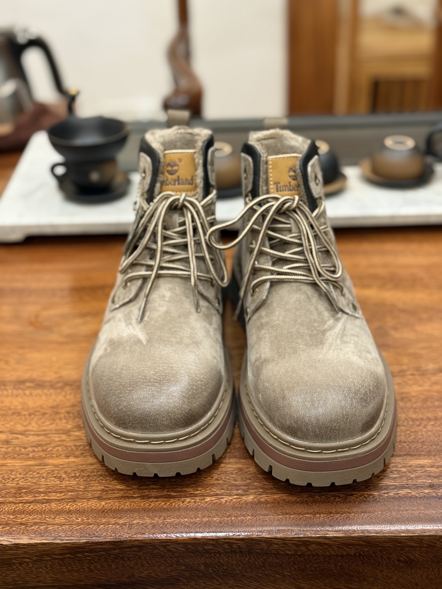 新货🚀#Timberland添柏岚/天伯伦秋冬新品(毛绒内里🔥保暖锁热)秋冬必备户外休闲大黄靴系列
#广东大厂品质 原盒原包装 时尚潮流搭配 面料采用意大利🇮🇹顶级磨砂细纹牛皮 搭配防臭防腐真皮乳胶鞋垫 大底到五金都是代工厂原材料制作 同原版固特异永不开胶工艺 好货不杀猪 首单质量严格把控 全网独家首发 品质毋庸置疑 全套官网统一包装 给您完美的穿着体验 质量考究耐穿 型男必备 专治不帅 高品质脚感一流 今年冬季防寒户外专用 日常随意搭配
尺码:38 39 40 41 42 43 44(皮鞋码)