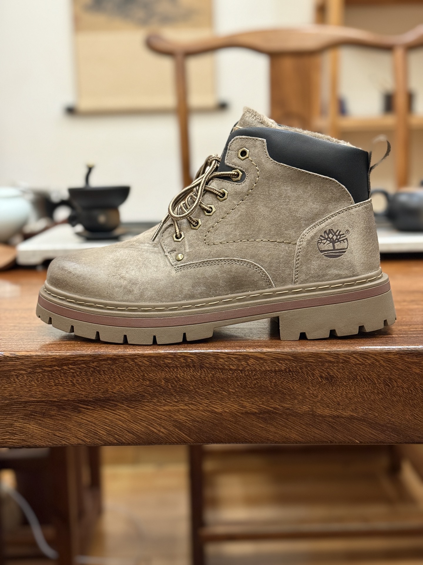 新货🚀#Timberland添柏岚/天伯伦秋冬新品(毛绒内里🔥保暖锁热)秋冬必备户外休闲大黄靴系列
#广东大厂品质 原盒原包装 时尚潮流搭配 面料采用意大利🇮🇹顶级磨砂细纹牛皮 搭配防臭防腐真皮乳胶鞋垫 大底到五金都是代工厂原材料制作 同原版固特异永不开胶工艺 好货不杀猪 首单质量严格把控 全网独家首发 品质毋庸置疑 全套官网统一包装 给您完美的穿着体验 质量考究耐穿 型男必备 专治不帅 高品质脚感一流 今年冬季防寒户外专用 日常随意搭配
尺码:38 39 40 41 42 43 44(皮鞋码)