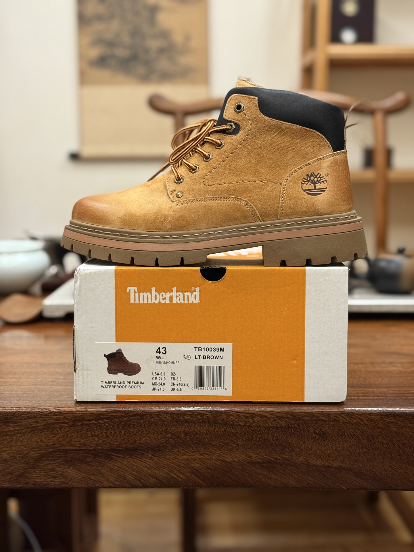 新货🚀#Timberland添柏岚/天伯伦秋冬新品(毛绒内里🔥保暖锁热)秋冬必备户外休闲大黄靴系列
#广东大厂品质 原盒原包装 时尚潮流搭配 面料采用意大利🇮🇹顶级磨砂细纹牛皮 搭配防臭防腐真皮乳胶鞋垫 大底到五金都是代工厂原材料制作 同原版固特异永不开胶工艺 好货不杀猪 首单质量严格把控 全网独家首发 品质毋庸置疑 全套官网统一包装 给您完美的穿着体验 质量考究耐穿 型男必备 专治不帅 高品质脚感一流 今年冬季防寒户外专用 日常随意搭配
尺码:38 39 40 41 42 43 44(皮鞋码)