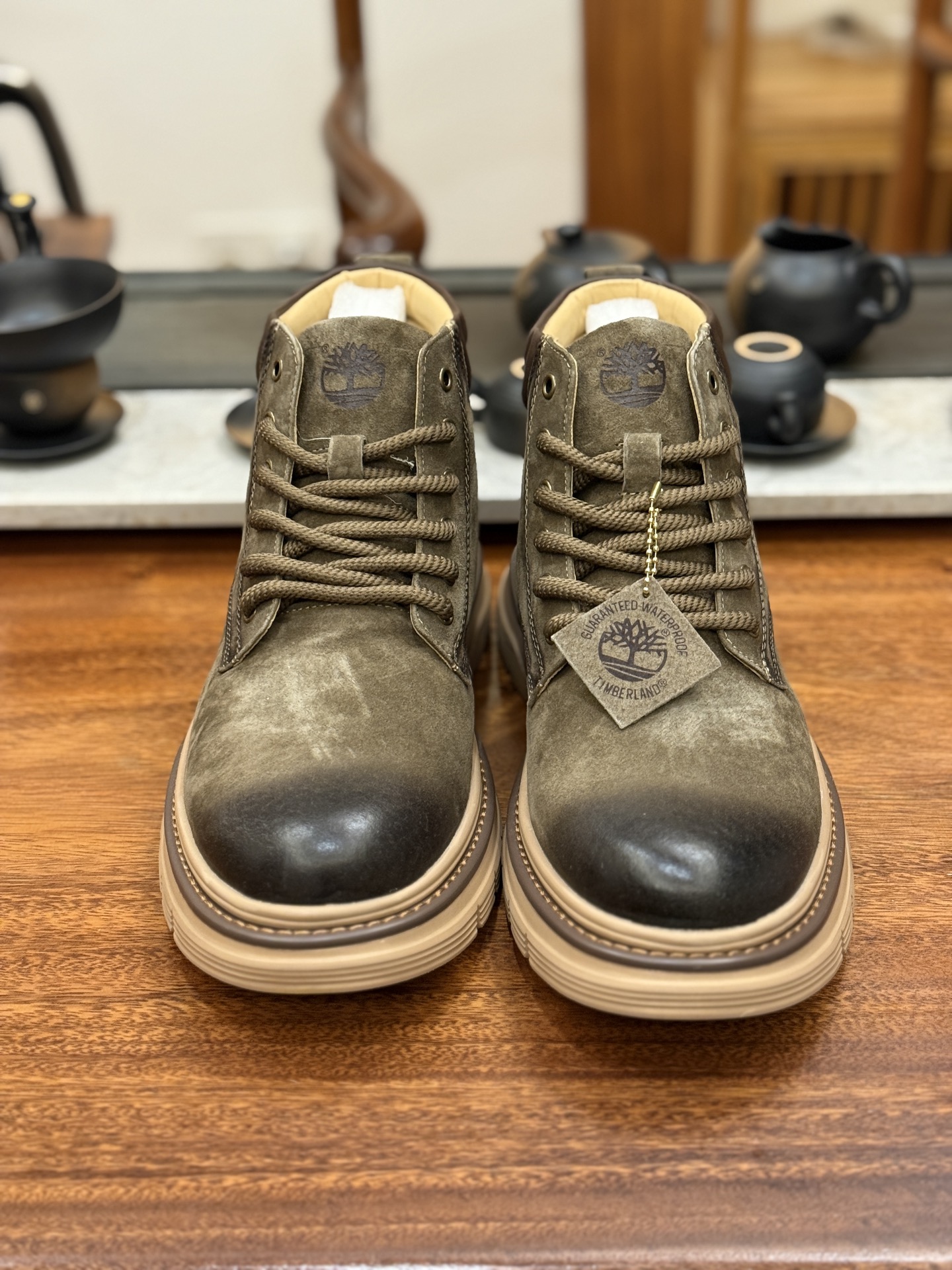 新货🚀#Timberland添柏岚/天伯伦 秋冬新品(毛绒内里🔥保暖锁热)秋冬必备户外休闲大黄靴系列#广东大厂品质 原盒原包装 时尚潮流搭配 面料采用意大利🇮🇹顶级磨砂细纹牛皮 轻质大底 搭配防臭防腐真皮乳胶鞋垫 大底到五金都是代工厂原材料制作 同原版固特异永不开胶工艺 好货不杀猪 首单质量严格把控 全网独家首发 品质毋庸置疑 全套官网统一包装 给您完美的穿着体验 质量考究耐穿 型男必备 专治不帅 高品质脚感一流 今年冬季防寒户外专用 日常随意搭配
尺码:38-44(皮鞋码)