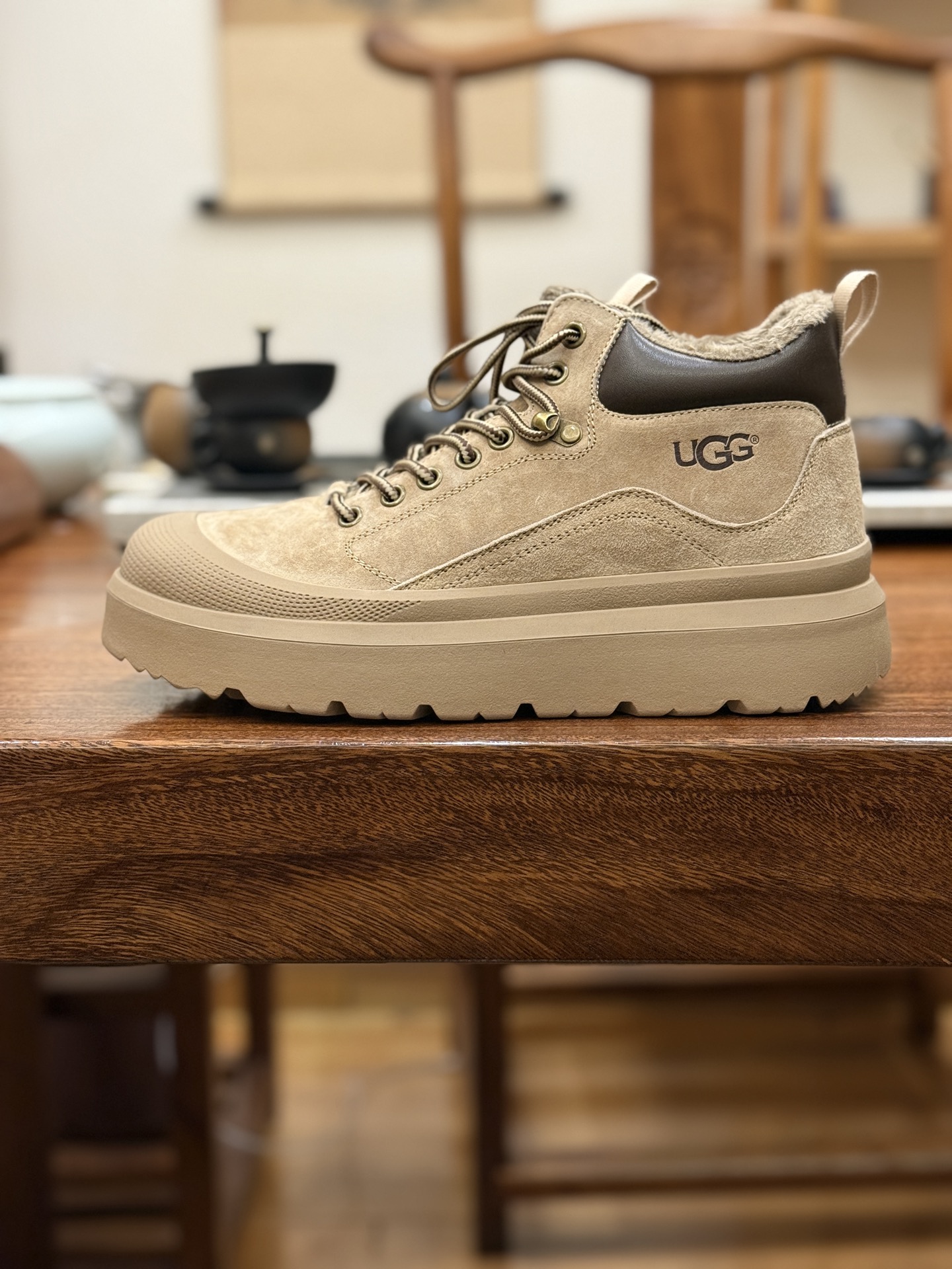 新货🚀#UGG秋冬新品(毛绒一体内里🔥保暖锁热)秋冬必备 户外中帮男士休闲鞋雪地靴马丁靴系列 广东大厂品质 秋冬新款 时尚潮流搭配 面料釆用意大利进口磨砂牛皮 全鞋真牛皮材料 大底到五金都是代工厂原材料制作 好货不杀猪 首单质量严格把控 全套官网统一包装 今年冬季防寒户外专用产品 日常随意搭配 型男必备‼美国轻奢品牌【UGG】Tasman Weather Hybrid 塔斯曼混合系列轻量休闲鞋尺码:39-44