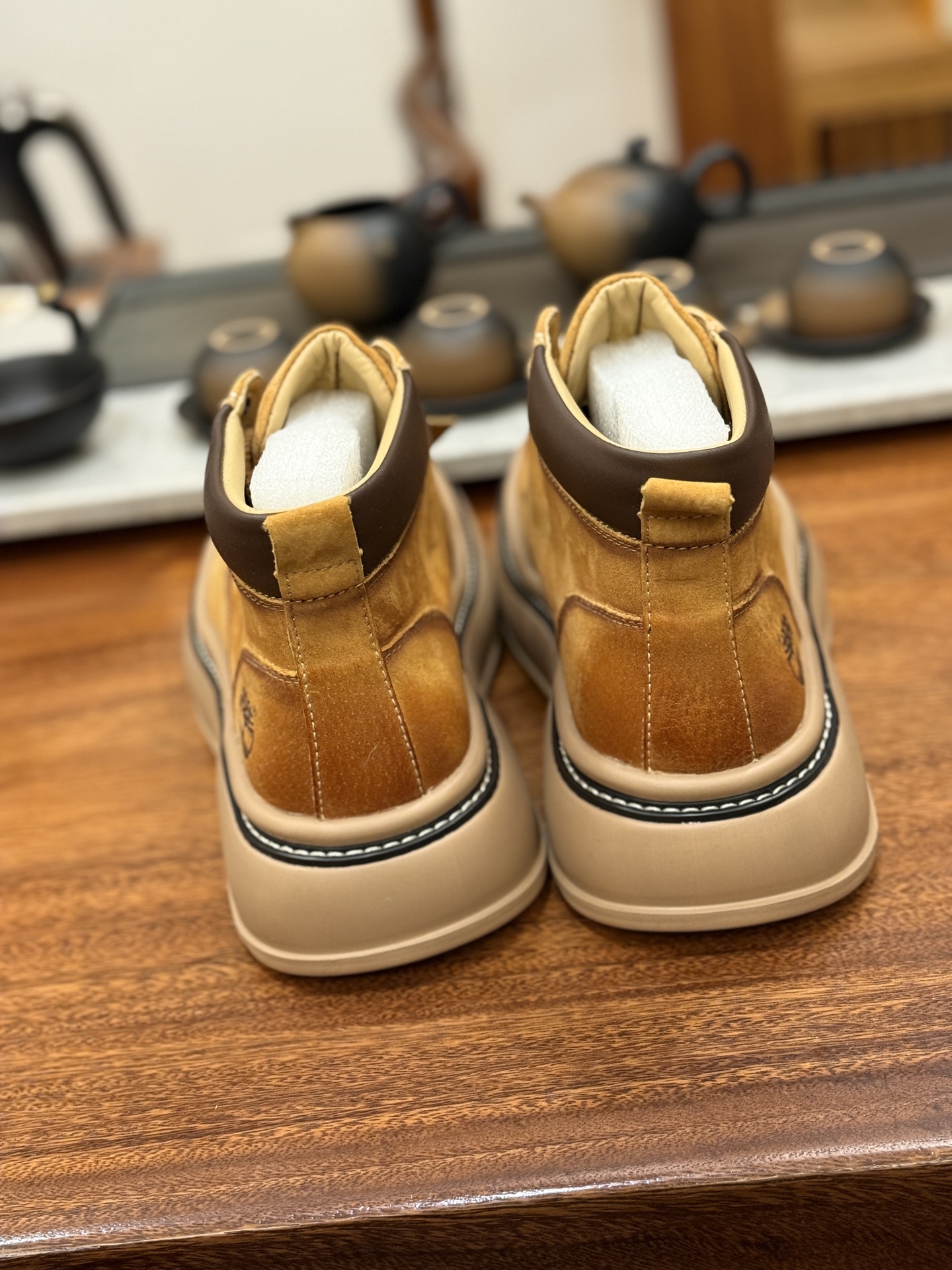 新货🚀#Timberland添柏岚/天伯伦 秋冬新品(毛绒内里🔥保暖锁热)秋冬必备户外休闲大黄靴系列
#广东大厂品质 原盒原包装 时尚潮流搭配 面料采用意大利🇮🇹顶级磨砂细纹牛皮 搭配防臭防腐真皮乳胶鞋垫 大底到五金都是代工厂原材料制作 同原版固特异永不开胶工艺 好货不杀猪 首单质量严格把控 全网独家首发 品质毋庸置疑 全套官网统一包装 给您完美的穿着体验 质量考究耐穿 型男必备 专治不帅 高品质脚感一流 今年冬季防寒户外专用 日常随意搭配
尺码:38 39 40 41 42 43 44(皮鞋码)