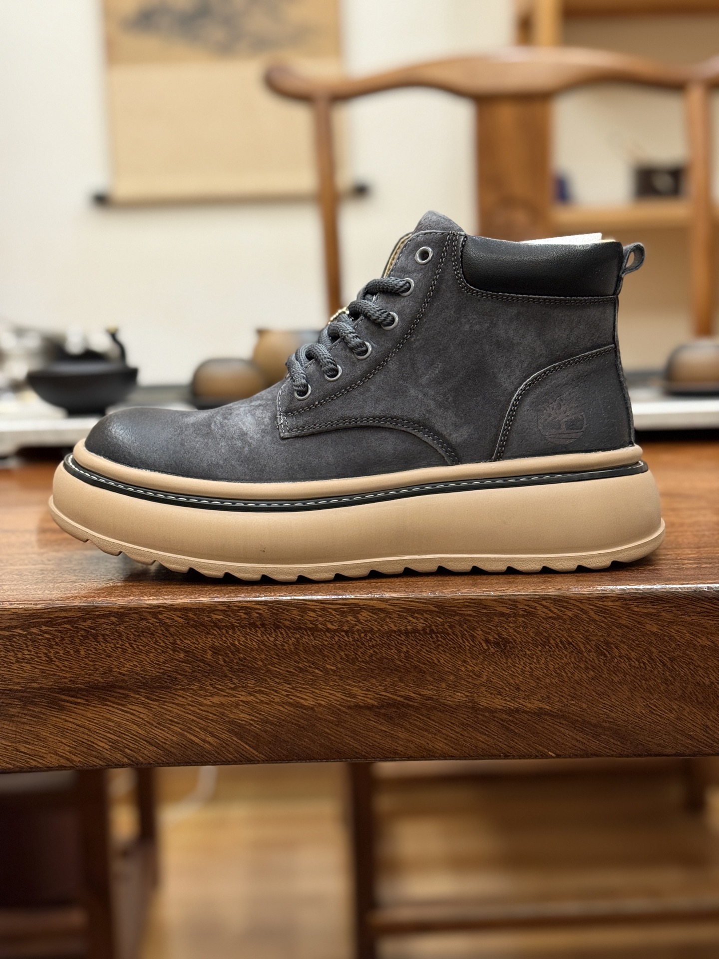 新货🚀#Timberland添柏岚/天伯伦 秋冬新品(毛绒内里🔥保暖锁热)秋冬必备户外休闲大黄靴系列
#广东大厂品质 原盒原包装 时尚潮流搭配 面料采用意大利🇮🇹顶级磨砂细纹牛皮 搭配防臭防腐真皮乳胶鞋垫 大底到五金都是代工厂原材料制作 同原版固特异永不开胶工艺 好货不杀猪 首单质量严格把控 全网独家首发 品质毋庸置疑 全套官网统一包装 给您完美的穿着体验 质量考究耐穿 型男必备 专治不帅 高品质脚感一流 今年冬季防寒户外专用 日常随意搭配
尺码:38 39 40 41 42 43 44(皮鞋码)