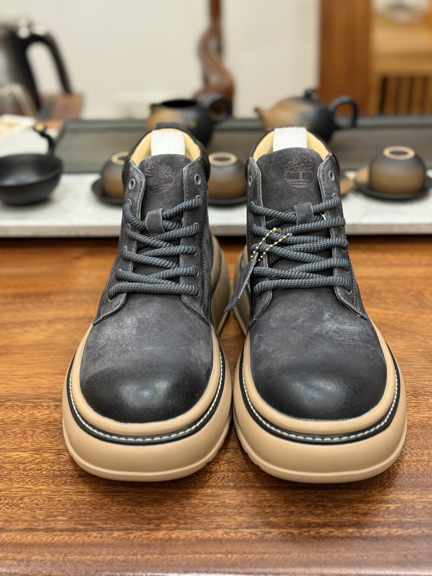 新货🚀#Timberland添柏岚/天伯伦 秋冬新品(毛绒内里🔥保暖锁热)秋冬必备户外休闲大黄靴系列
#广东大厂品质 原盒原包装 时尚潮流搭配 面料采用意大利🇮🇹顶级磨砂细纹牛皮 搭配防臭防腐真皮乳胶鞋垫 大底到五金都是代工厂原材料制作 同原版固特异永不开胶工艺 好货不杀猪 首单质量严格把控 全网独家首发 品质毋庸置疑 全套官网统一包装 给您完美的穿着体验 质量考究耐穿 型男必备 专治不帅 高品质脚感一流 今年冬季防寒户外专用 日常随意搭配
尺码:38 39 40 41 42 43 44(皮鞋码)