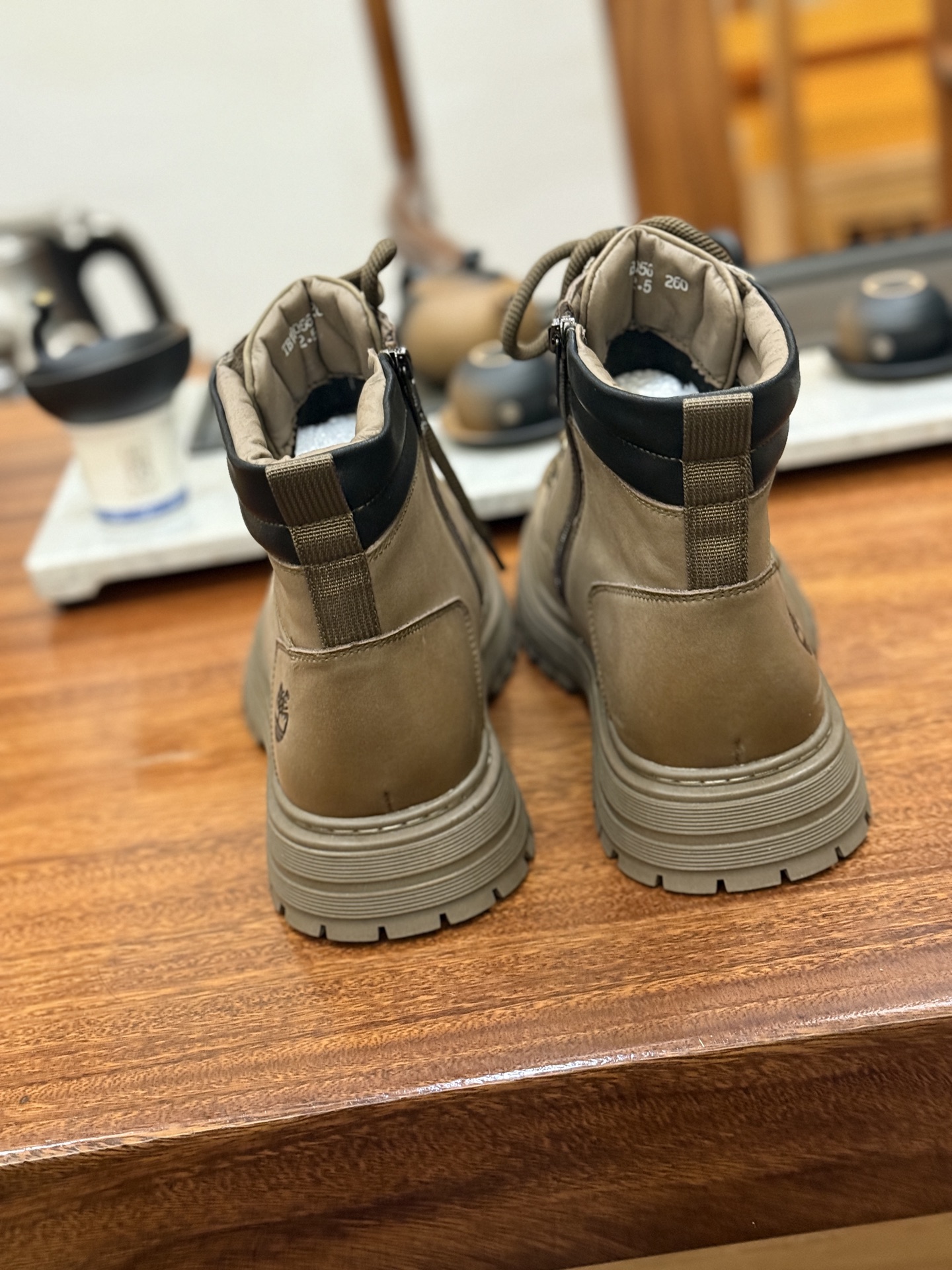 新货🚀#Timberland添柏岚/天伯伦户外工装休闲大黄靴系列
#广东大厂品质 原盒原包装
#秋冬新款时尚潮流搭配 面料采用意大利🇮🇹顶级磨砂细纹牛皮
搭配防臭防腐真皮乳胶鞋垫
给您完美的穿着体验 质量考究耐穿
型男必备 专治不帅 高品质脚感一流
尺码:38 39 40 41 42 43 44(皮鞋码)