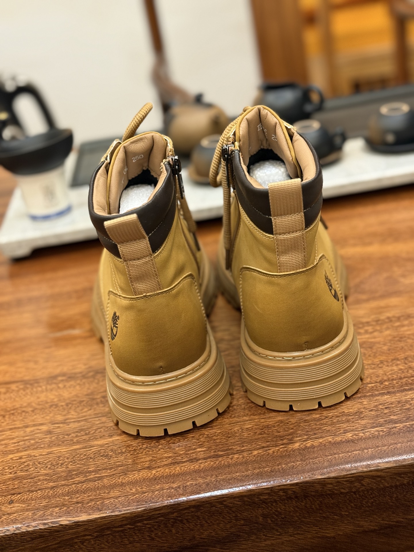 新货🚀#Timberland添柏岚/天伯伦户外工装休闲大黄靴系列
#广东大厂品质 原盒原包装
#秋冬新款时尚潮流搭配 面料采用意大利🇮🇹顶级磨砂细纹牛皮
搭配防臭防腐真皮乳胶鞋垫
给您完美的穿着体验 质量考究耐穿
型男必备 专治不帅 高品质脚感一流
尺码:38 39 40 41 42 43 44(皮鞋码)