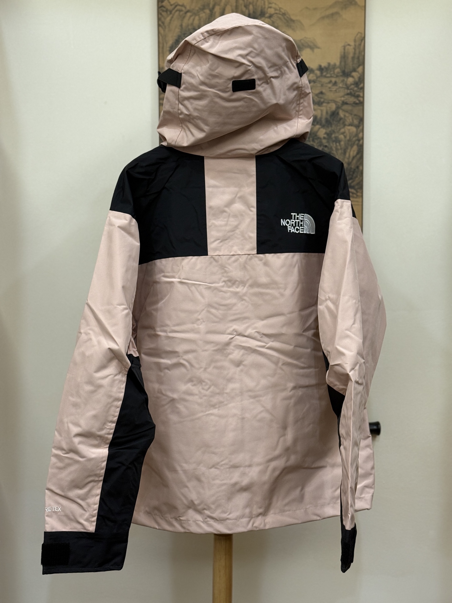 顶级版 公司级 平台货 顶级压胶版本 The North Facel 北面 经典 90冲锋衣 浅粉色 男女同款 尺码 XS S M L XL XXL