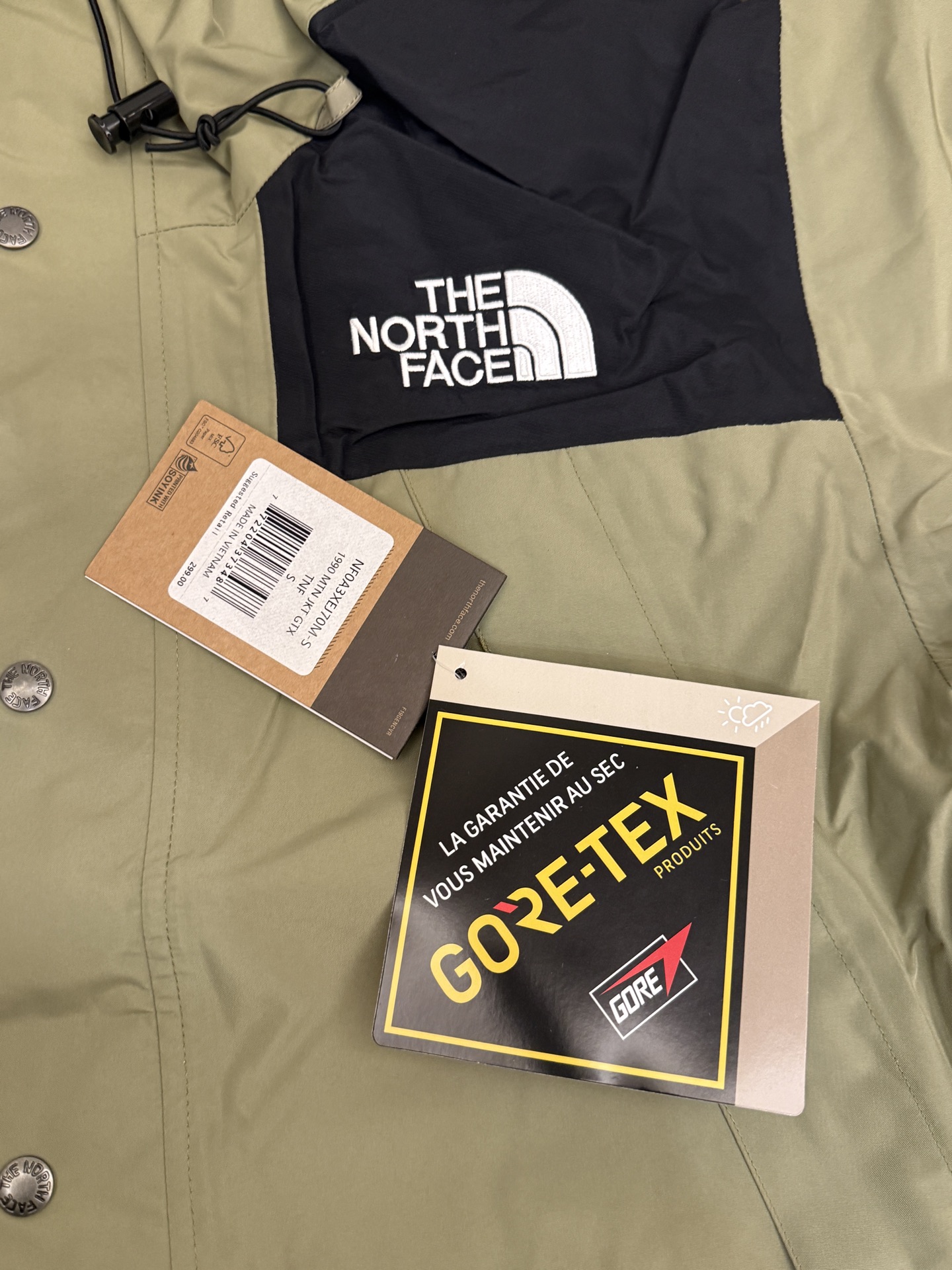 顶级版 公司级 平台货 顶级压胶版本 The North Facel 北面 经典 90冲锋衣 抹茶色 男女同款 尺码 XS S M L XL XXL