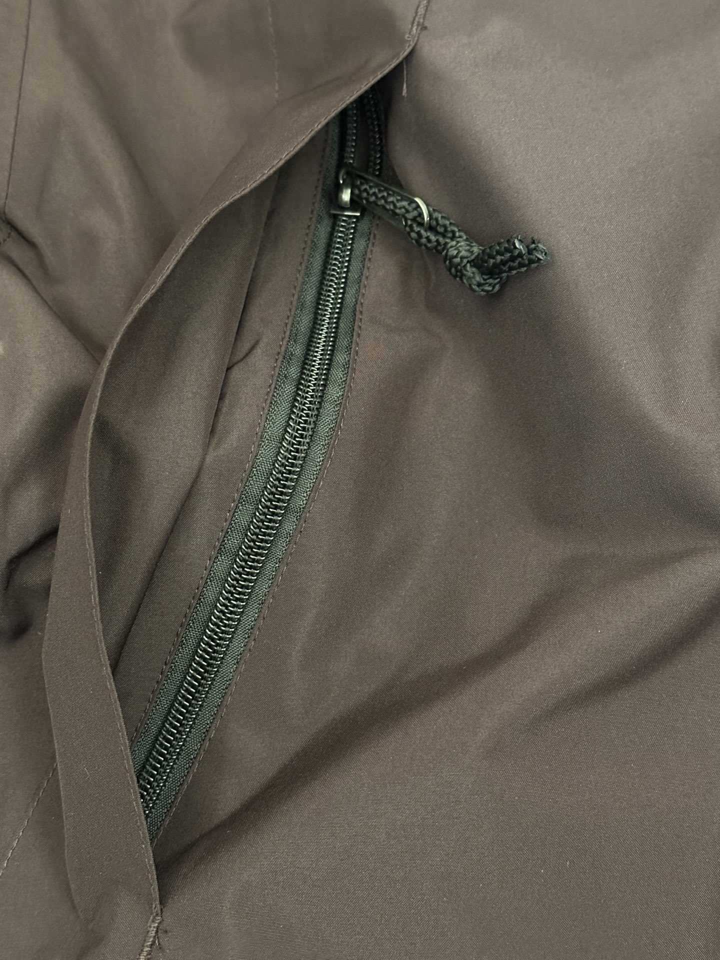 顶级版 公司级 平台货 顶级压胶版本 The North Facel 北面 经典 90冲锋衣 酒红色 男女同款 尺码 XS S M L XL XXL