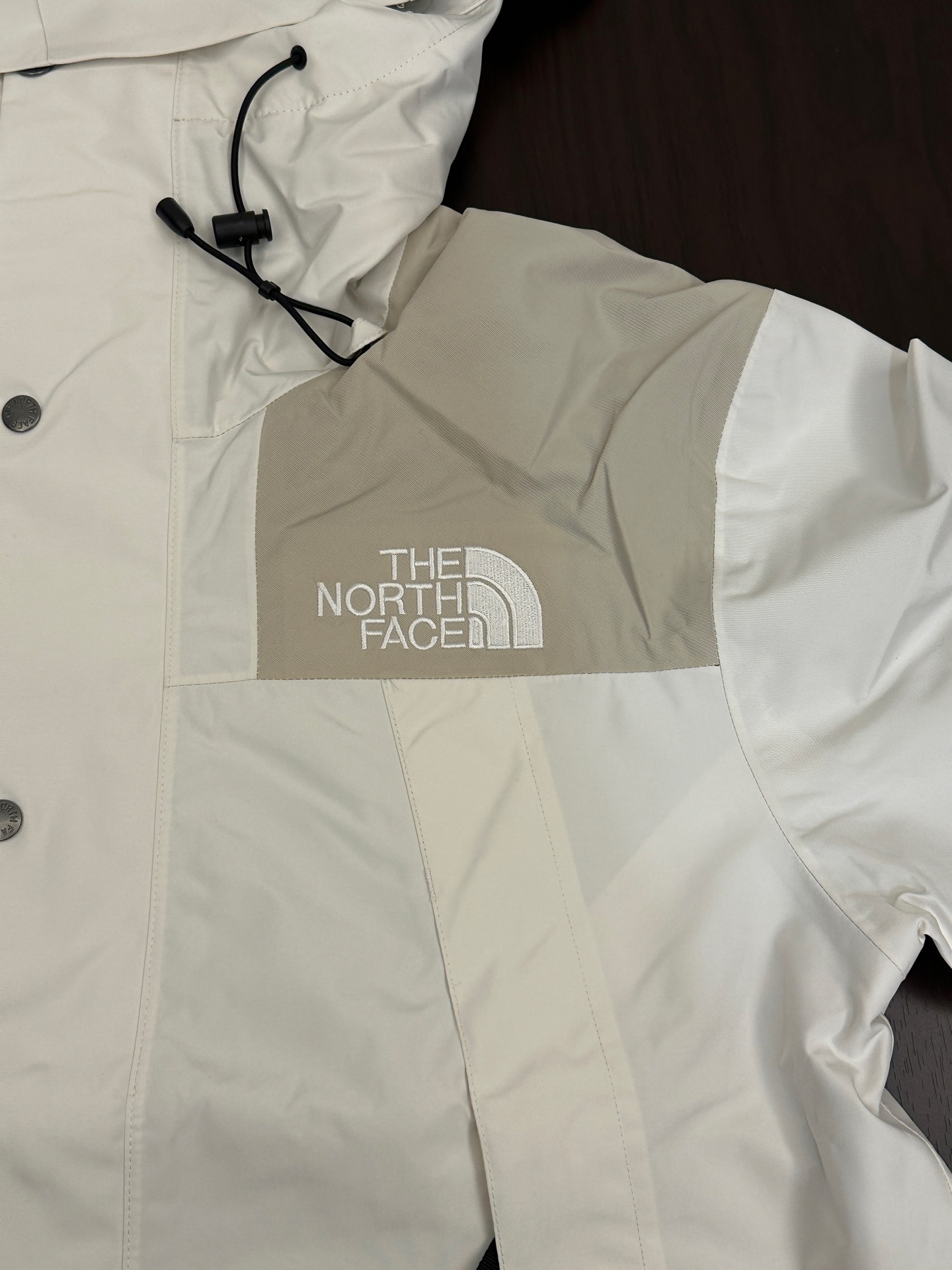 顶级版 公司级 平台货 顶级压胶版本 The North Facel 北面 经典 90冲锋衣 白色 男女同款 尺码 XS S M L XL XXL