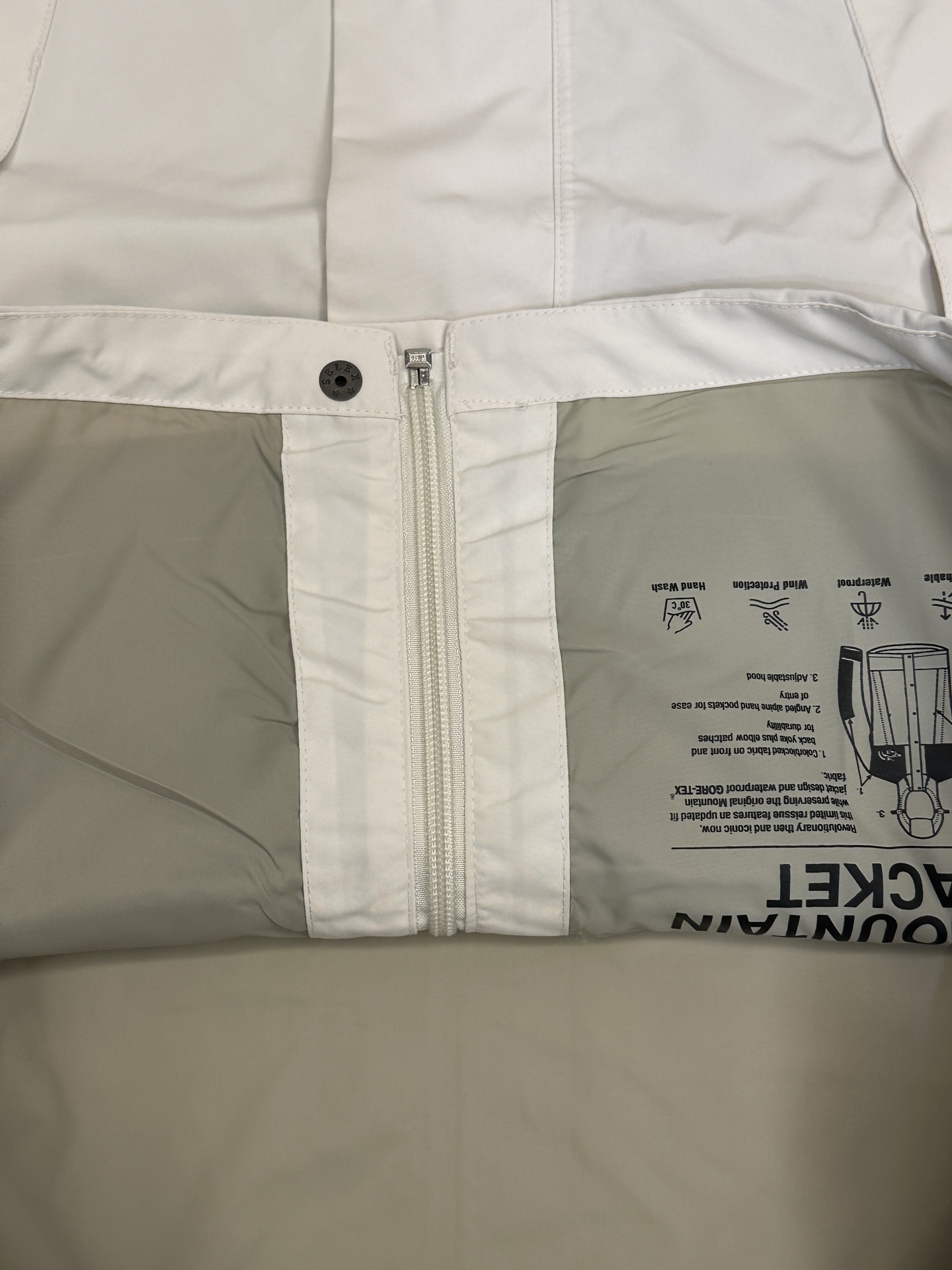 顶级版 公司级 平台货 顶级压胶版本 The North Facel 北面 经典 90冲锋衣 白色 男女同款 尺码 XS S M L XL XXL