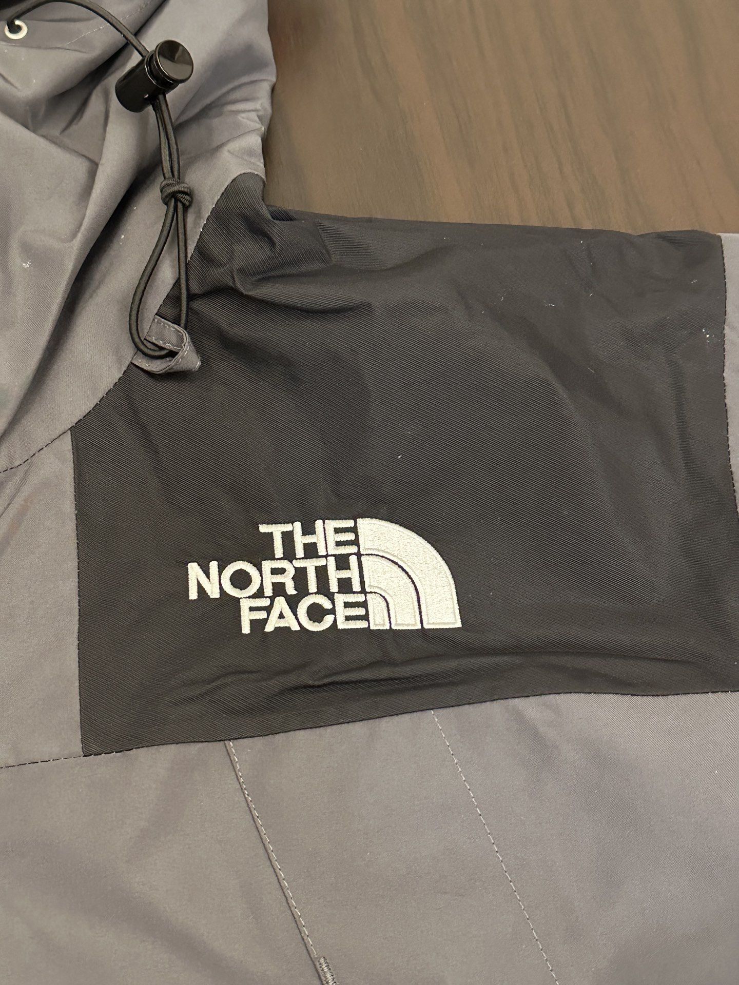 顶级版 公司级 平台货 顶级压胶版本 The North Facel 北面 经典 90冲锋衣 石墨灰 男女同款 尺码 XS S M L XL XXL