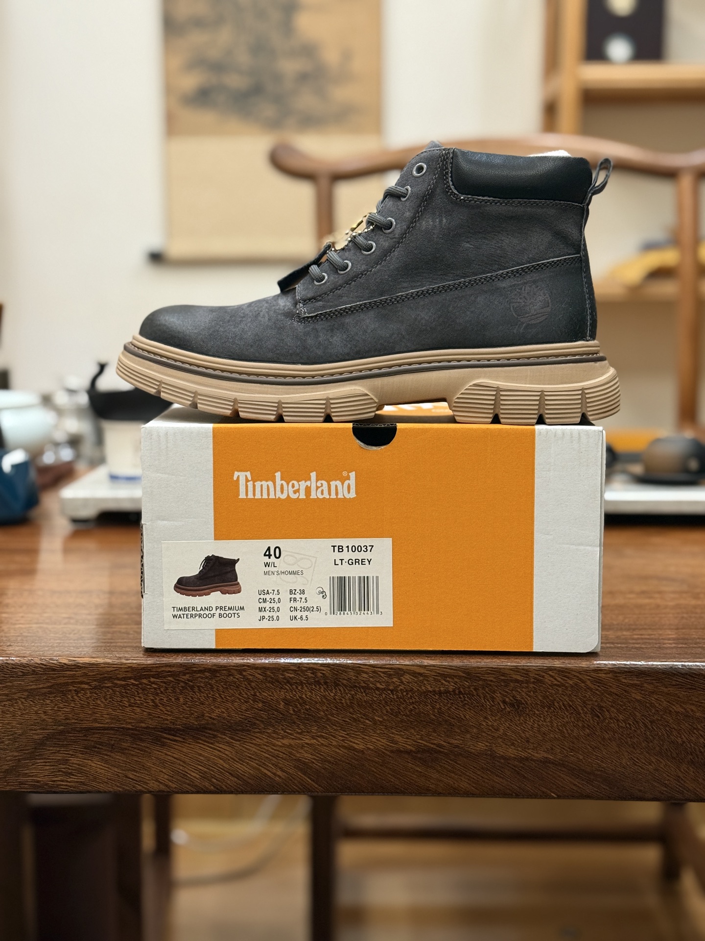 新货🚀#Timberland添柏岚/天伯伦 秋冬新品(毛绒内里🔥保暖锁热)秋冬必备户外休闲大黄靴系列
#广东大厂品质 原盒原包装 时尚潮流搭配 面料采用意大利🇮🇹顶级磨砂细纹牛皮 搭配防臭防腐真皮乳胶鞋垫 大底到五金都是代工厂原材料制作 同原版固特异永不开胶工艺 好货不杀猪 首单质量严格把控 全网独家首发 品质毋庸置疑 全套官网统一包装 给您完美的穿着体验 质量考究耐穿 型男必备 专治不帅 高品质脚感一流 今年冬季防寒户外专用 日常随意搭配
尺码:38 39 40 41 42 43 44(皮鞋码)