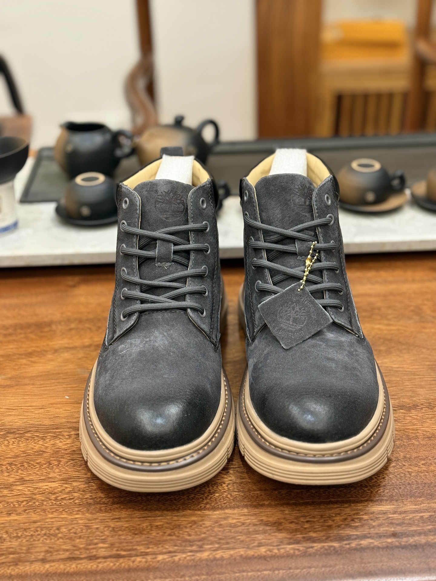 新货🚀#Timberland添柏岚/天伯伦 秋冬新品(毛绒内里🔥保暖锁热)秋冬必备户外休闲大黄靴系列
#广东大厂品质 原盒原包装 时尚潮流搭配 面料采用意大利🇮🇹顶级磨砂细纹牛皮 搭配防臭防腐真皮乳胶鞋垫 大底到五金都是代工厂原材料制作 同原版固特异永不开胶工艺 好货不杀猪 首单质量严格把控 全网独家首发 品质毋庸置疑 全套官网统一包装 给您完美的穿着体验 质量考究耐穿 型男必备 专治不帅 高品质脚感一流 今年冬季防寒户外专用 日常随意搭配
尺码:38 39 40 41 42 43 44(皮鞋码)