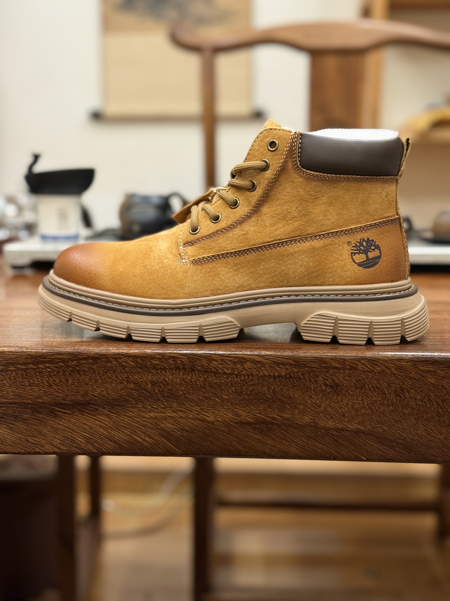 新货🚀#Timberland添柏岚/天伯伦 秋冬新品(毛绒内里🔥保暖锁热)秋冬必备户外休闲大黄靴系列
#广东大厂品质 原盒原包装 时尚潮流搭配 面料采用意大利🇮🇹顶级磨砂细纹牛皮 搭配防臭防腐真皮乳胶鞋垫 大底到五金都是代工厂原材料制作 同原版固特异永不开胶工艺 好货不杀猪 首单质量严格把控 全网独家首发 品质毋庸置疑 全套官网统一包装 给您完美的穿着体验 质量考究耐穿 型男必备 专治不帅 高品质脚感一流 今年冬季防寒户外专用 日常随意搭配
尺码:38 39 40 41 42 43 44(皮鞋码)