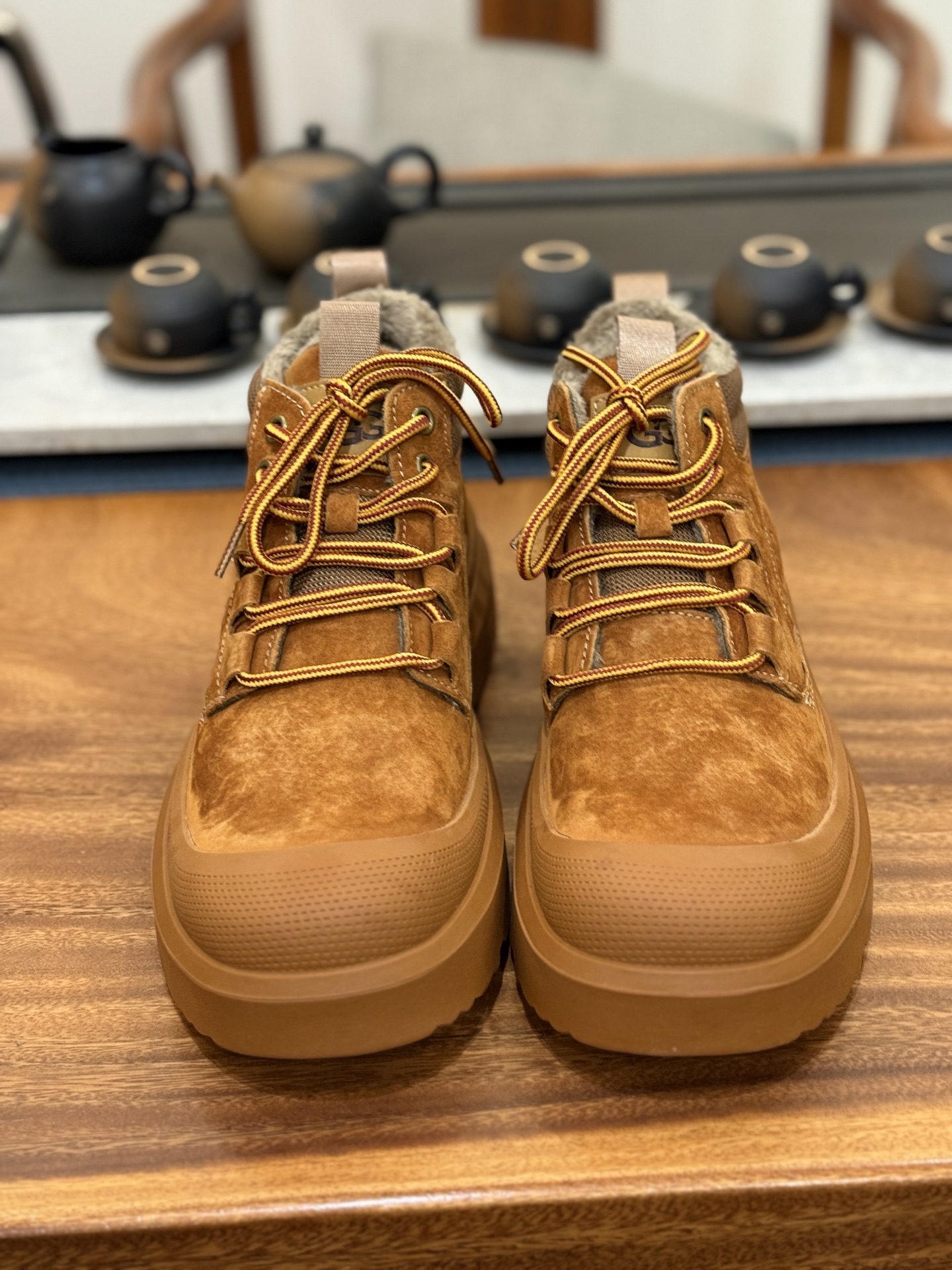 新货🚀#UGG秋冬新品(毛绒一体内里🔥保暖锁热)秋冬必备 户外中帮男士休闲鞋雪地靴马丁靴系列 广东大厂品质 秋冬新款 时尚潮流搭配 面料釆用意大利进口磨砂牛皮 全鞋真牛皮材料 大底到五金都是代工厂原材料制作 好货不杀猪 首单质量严格把控 全套官网统一包装 今年冬季防寒户外专用产品 日常随意搭配 型男必备‼美国轻奢品牌【UGG】Tasman Weather Hybrid 塔斯曼混合系列轻量休闲鞋尺码:39-44