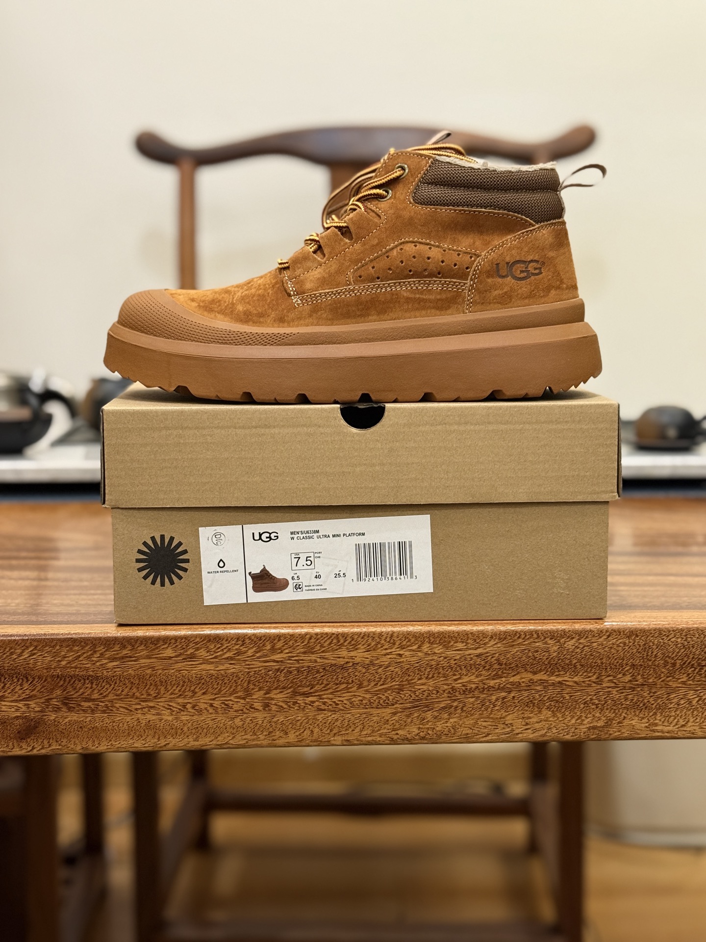 新货🚀#UGG秋冬新品(毛绒一体内里🔥保暖锁热)秋冬必备 户外中帮男士休闲鞋雪地靴马丁靴系列 广东大厂品质 秋冬新款 时尚潮流搭配 面料釆用意大利进口磨砂牛皮 全鞋真牛皮材料 大底到五金都是代工厂原材料制作 好货不杀猪 首单质量严格把控 全套官网统一包装 今年冬季防寒户外专用产品 日常随意搭配 型男必备‼美国轻奢品牌【UGG】Tasman Weather Hybrid 塔斯曼混合系列轻量休闲鞋尺码:39-44