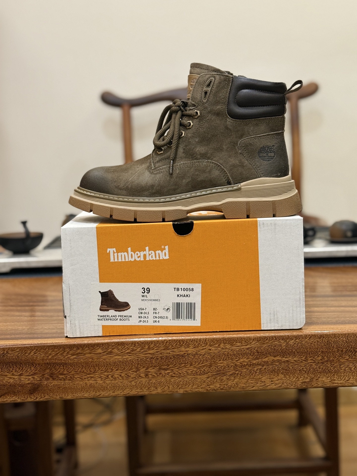 新货🚀#Timberland添柏岚/天伯伦 秋冬新品(毛绒内里🔥保暖锁热)秋冬必备户外休闲大黄靴系列
#广东大厂品质 原盒原包装 时尚潮流搭配 面料采用意大利🇮🇹顶级磨砂细纹牛皮 搭配防臭防腐真皮乳胶鞋垫 大底到五金都是代工厂原材料制作 同原版固特异永不开胶工艺 好货不杀猪 首单质量严格把控 全网独家首发 品质毋庸置疑 全套官网统一包装 给您完美的穿着体验 质量考究耐穿 型男必备 专治不帅 高品质脚感一流 今年冬季防寒户外专用 日常随意搭配
尺码:38 39 40 41 42 43 44(皮鞋码)