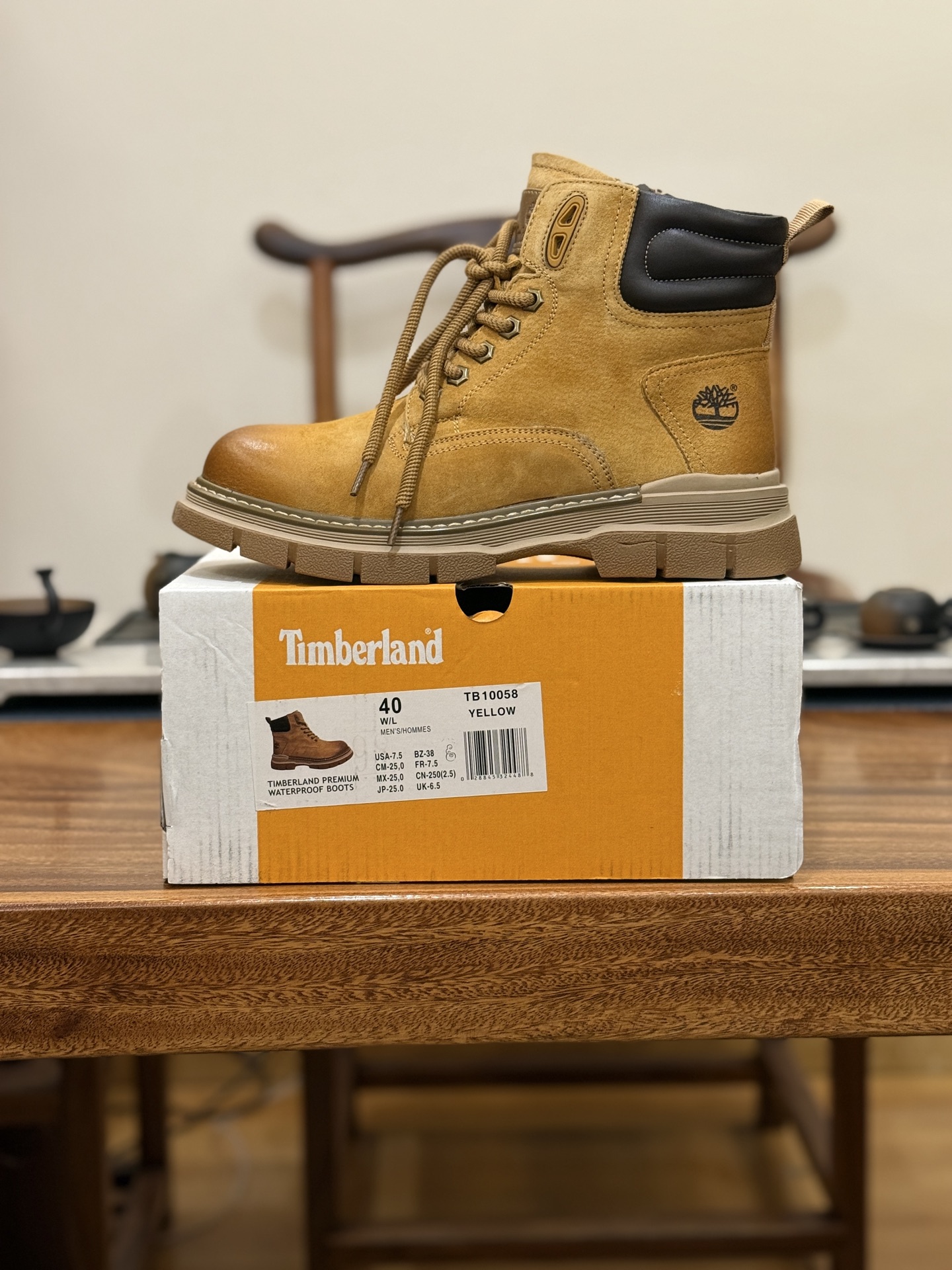 新货🚀#Timberland添柏岚/天伯伦 秋冬新品(毛绒内里🔥保暖锁热)秋冬必备户外休闲大黄靴系列
#广东大厂品质 原盒原包装 时尚潮流搭配 面料采用意大利🇮🇹顶级磨砂细纹牛皮 搭配防臭防腐真皮乳胶鞋垫 大底到五金都是代工厂原材料制作 同原版固特异永不开胶工艺 好货不杀猪 首单质量严格把控 全网独家首发 品质毋庸置疑 全套官网统一包装 给您完美的穿着体验 质量考究耐穿 型男必备 专治不帅 高品质脚感一流 今年冬季防寒户外专用 日常随意搭配
尺码:38 39 40 41 42 43 44(皮鞋码)