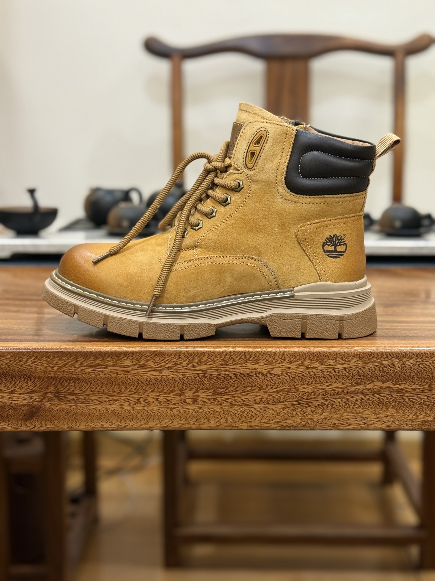 新货🚀#Timberland添柏岚/天伯伦 秋冬新品(毛绒内里🔥保暖锁热)秋冬必备户外休闲大黄靴系列
#广东大厂品质 原盒原包装 时尚潮流搭配 面料采用意大利🇮🇹顶级磨砂细纹牛皮 搭配防臭防腐真皮乳胶鞋垫 大底到五金都是代工厂原材料制作 同原版固特异永不开胶工艺 好货不杀猪 首单质量严格把控 全网独家首发 品质毋庸置疑 全套官网统一包装 给您完美的穿着体验 质量考究耐穿 型男必备 专治不帅 高品质脚感一流 今年冬季防寒户外专用 日常随意搭配
尺码:38 39 40 41 42 43 44(皮鞋码)