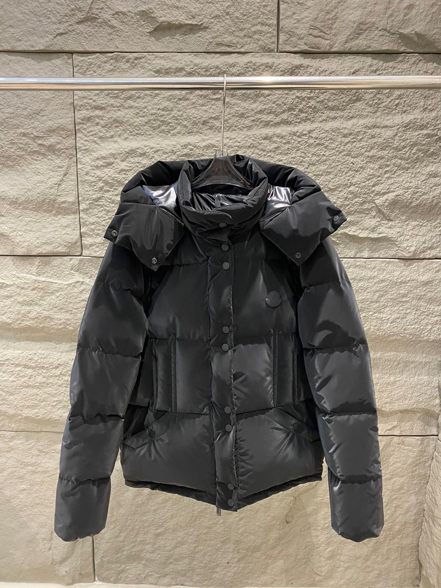Moncler Allymes Detachable Sleeve Down Jacket - Black, Size 0/1/2/3