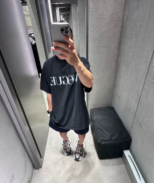 Blcg x Vogue Camiseta de Manga Corta, Estilo Oversize Unisex 1 Blcg x Vogue Camiseta de Manga Corta, Estilo Oversize Unisex