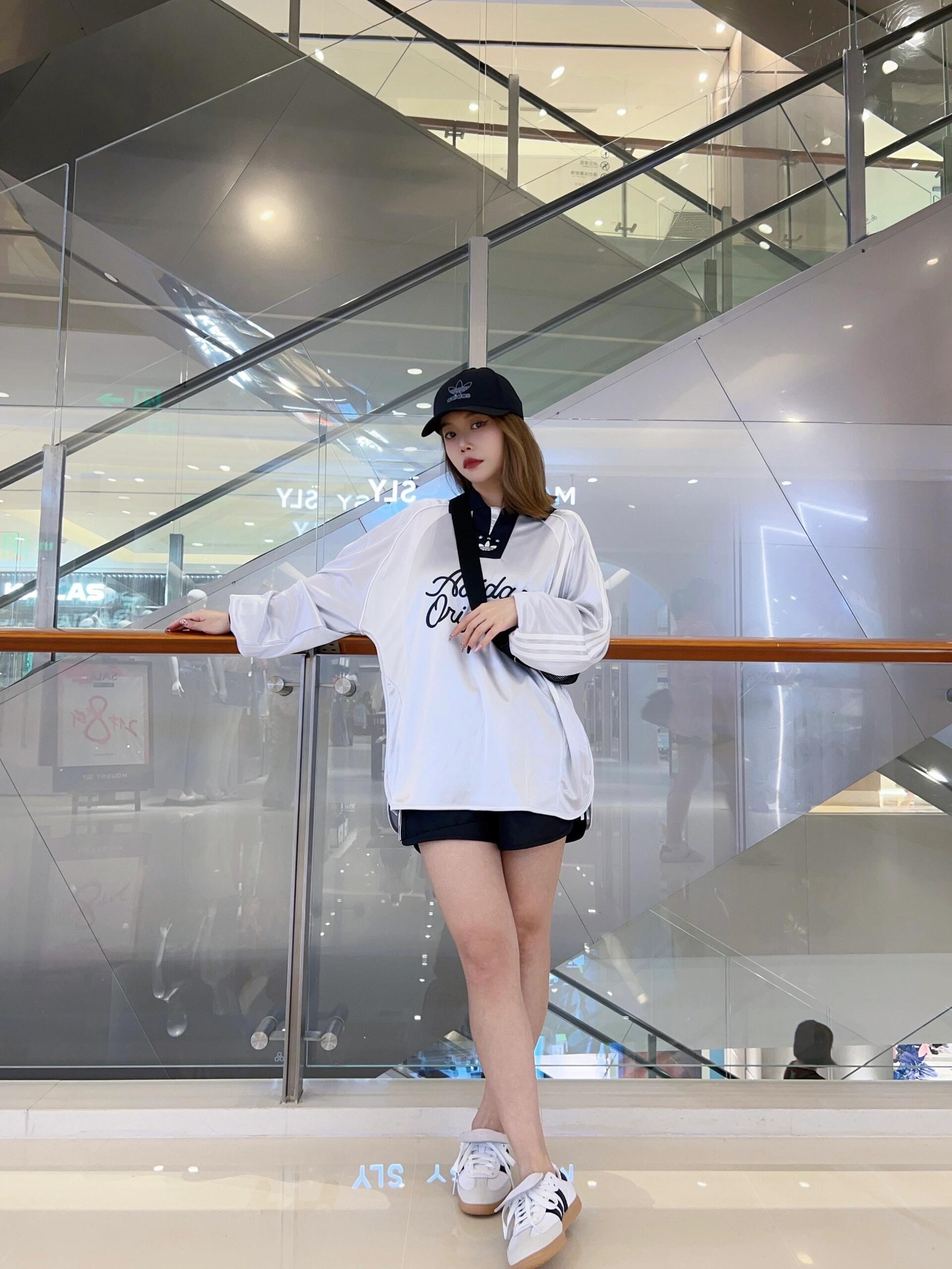 𝘼𝙙𝙞𝙙𝙖𝙨阿迪达斯三叶草03号足球长袖战袍小姐姐必备炸街防晒