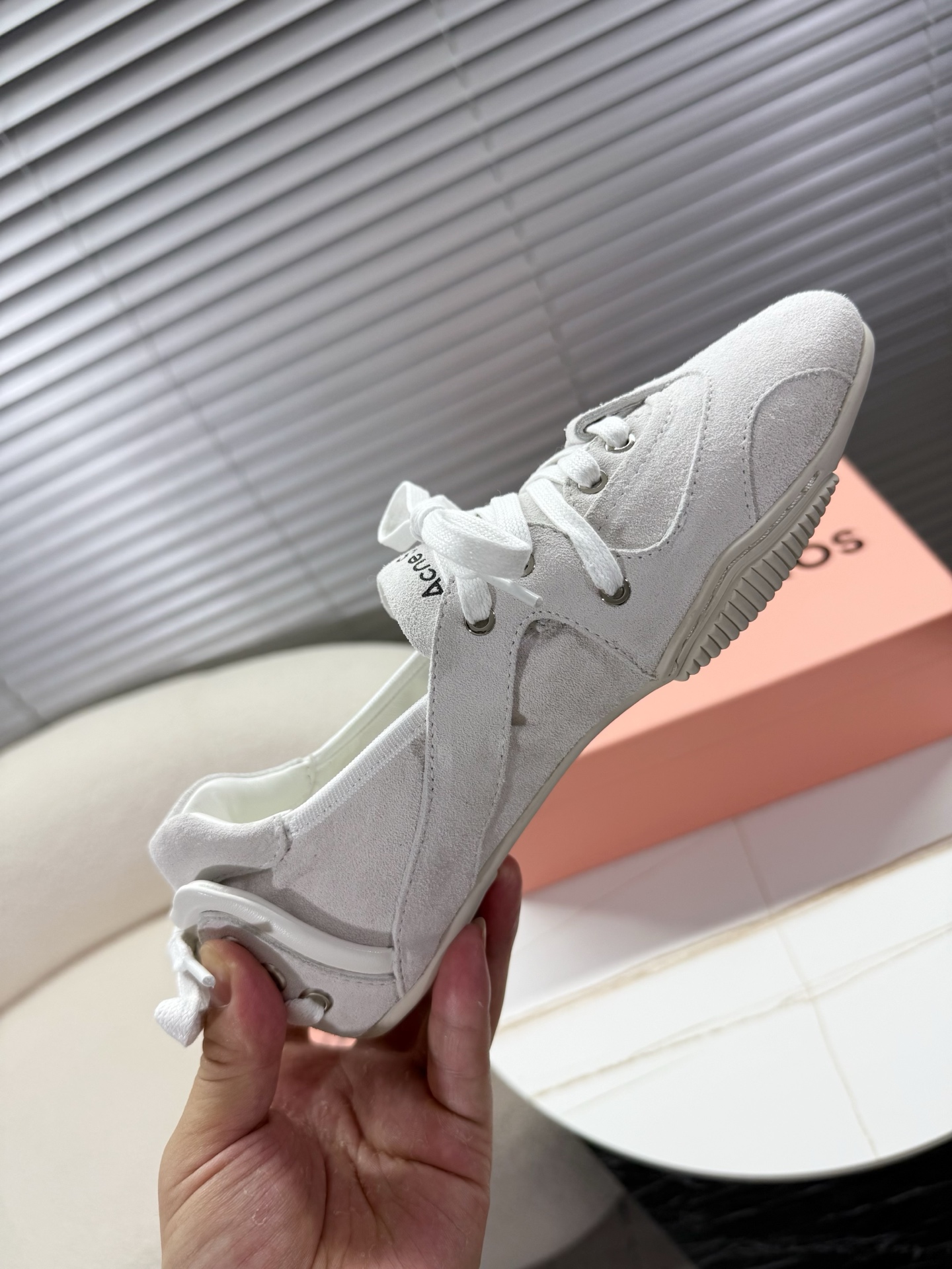 Acne Studios’ Stylish Ballet Shoes with Unique Leather Fabrics and Personality - 图片 8