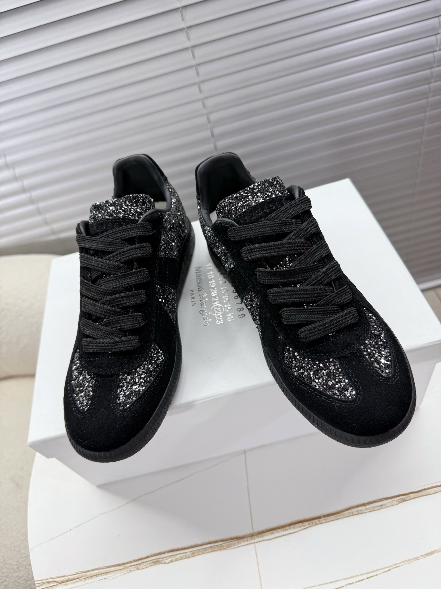 “MM6 Couples’ Shoes: Original Sauerkraut Skin and Silver Velvet Sneakers for Men and Women, Ages 35-45”
